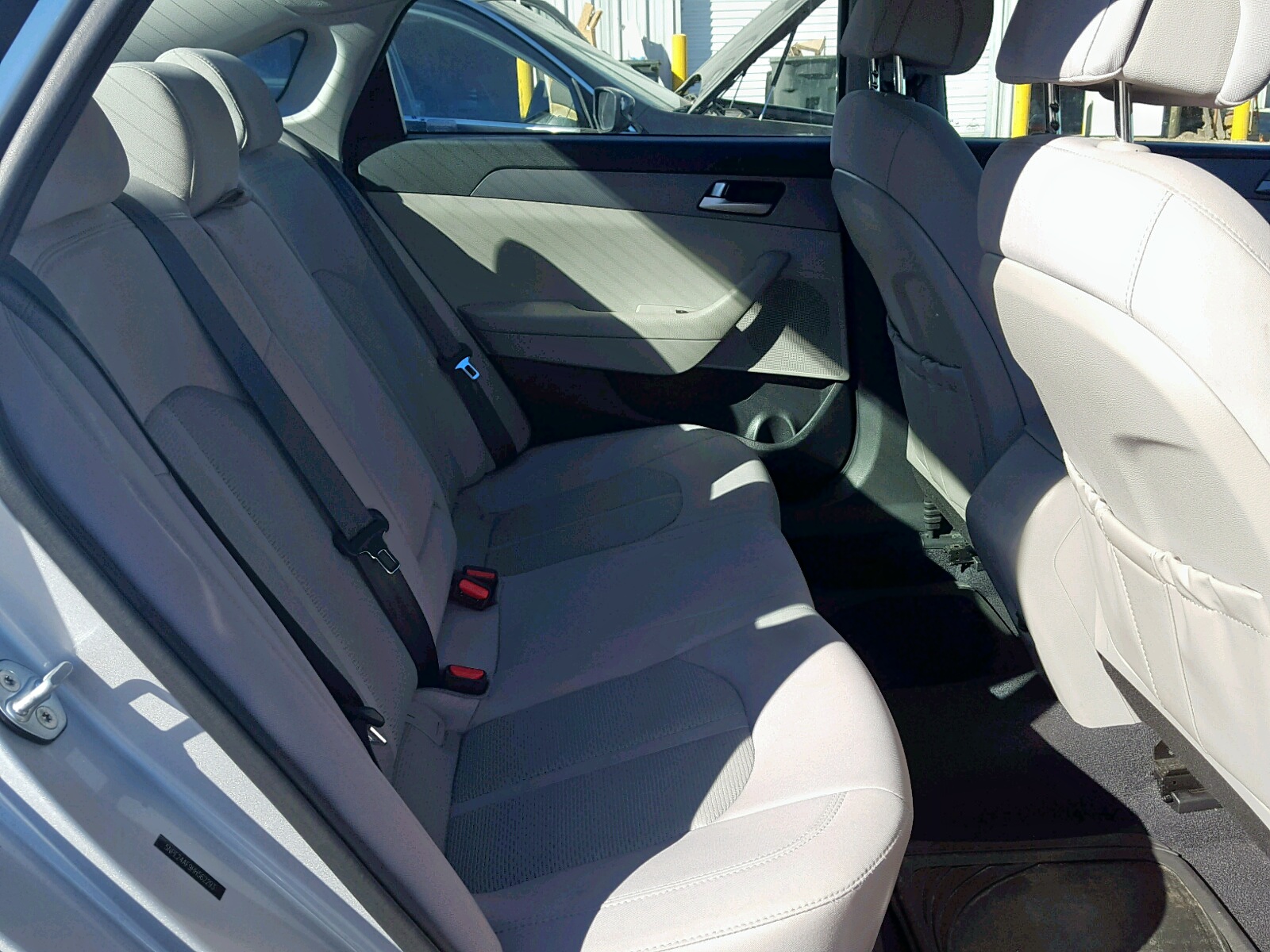 Photo 6 from auction – 2017 HYUNDAI SONATA SE with VIN 5NPE24AF9HH562293