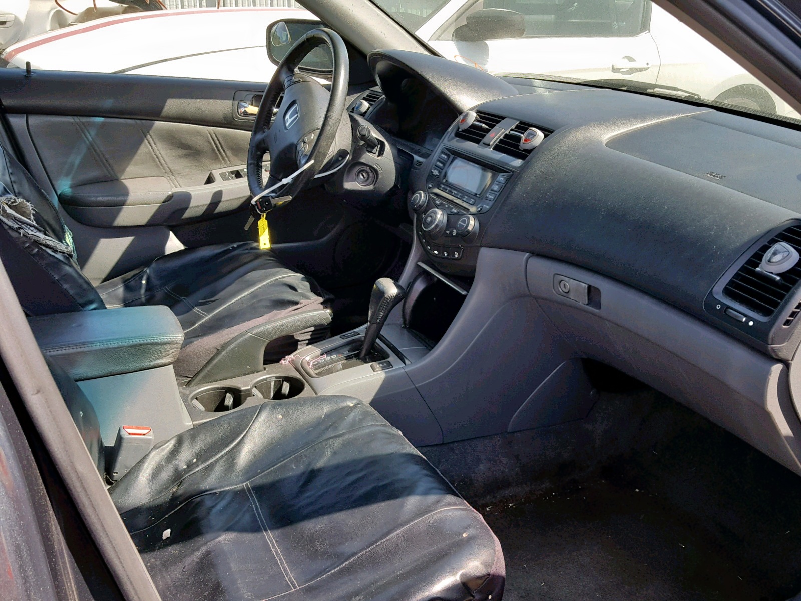 Photo 5 from auction – 2003 HONDA ACCORD EX with VIN 1HGCM56603A093984