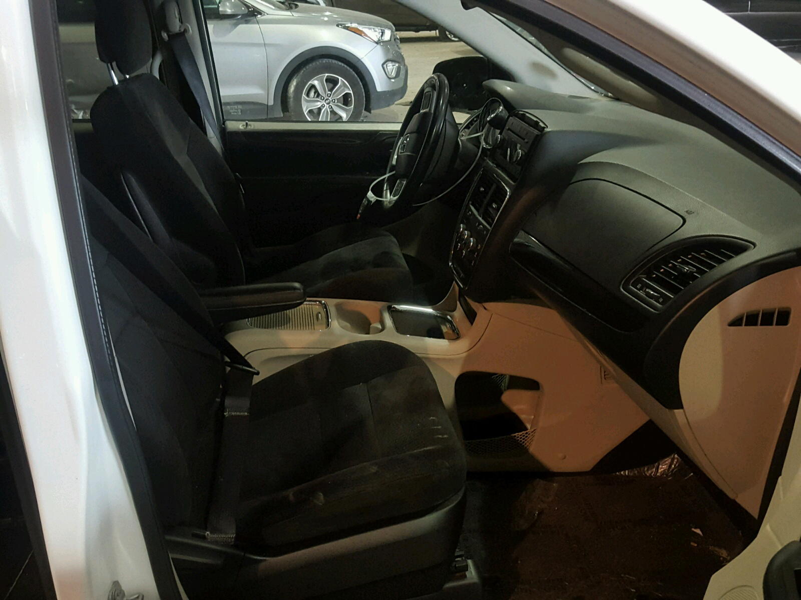Photo 5 from auction – 2015 DODGE GRAND CARA with VIN 2C4RDGCG3FR540194