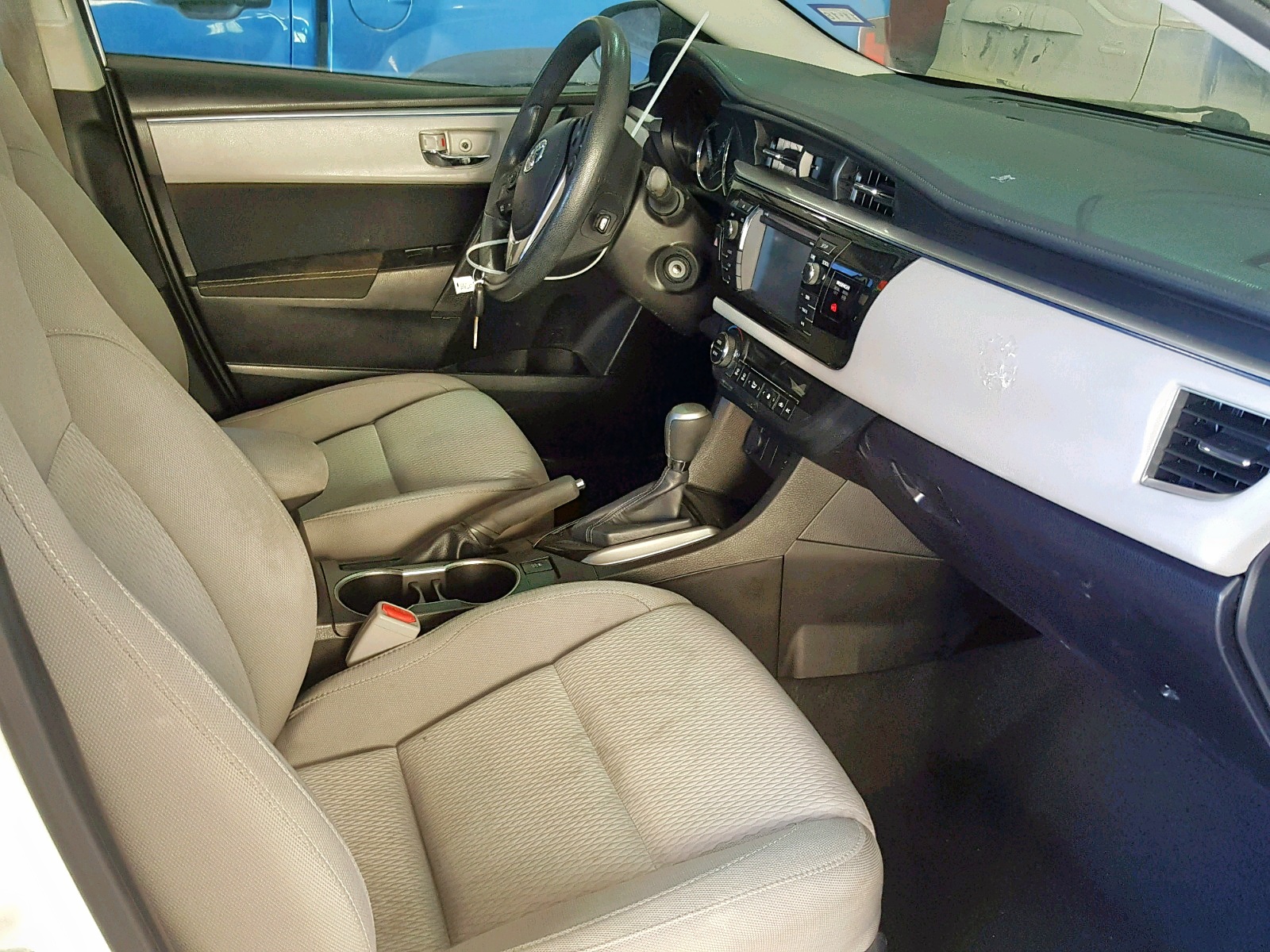 Photo 5 from auction – 2014 TOYOTA COROLLA L with VIN 5YFBURHE0EP129600