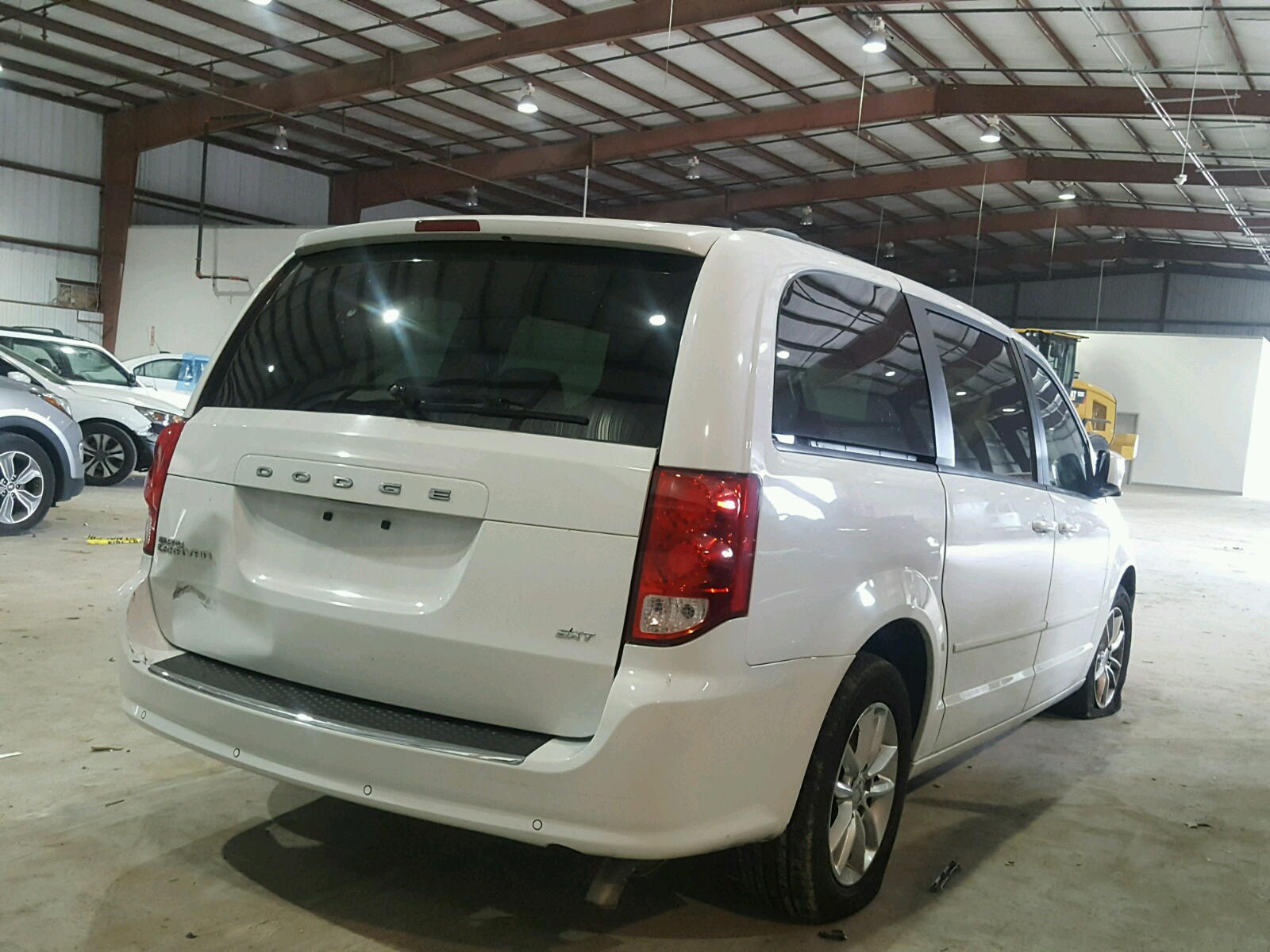 Photo 4 from auction – 2015 DODGE GRAND CARA with VIN 2C4RDGCG3FR540194