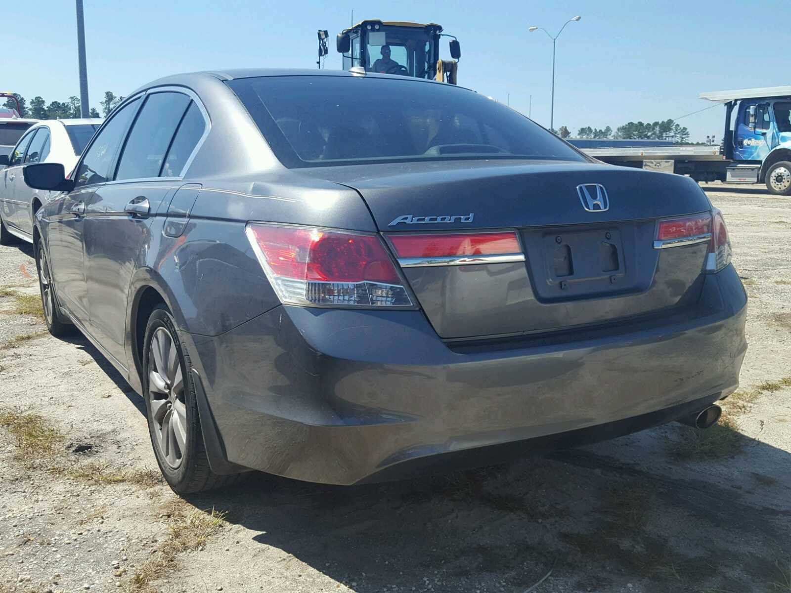Photo 3 from auction – 2011 HONDA ACCORD EXL with VIN 1HGCP2F81BA121636