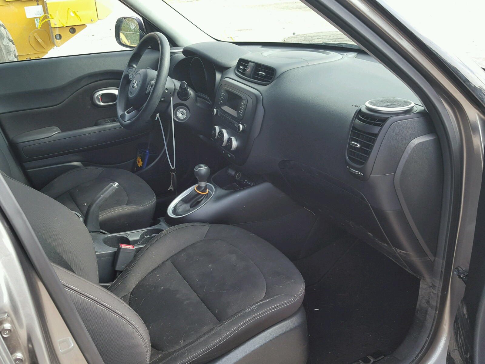 Photo 5 from auction – 2016 KIA SOUL with VIN KNDJN2A23G7354579