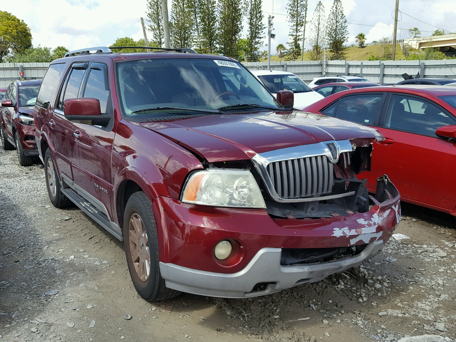 Photo 1 from auction – 2004 LINCOLN NAVIGATOR with VIN 5LMFU27R14LJ08557