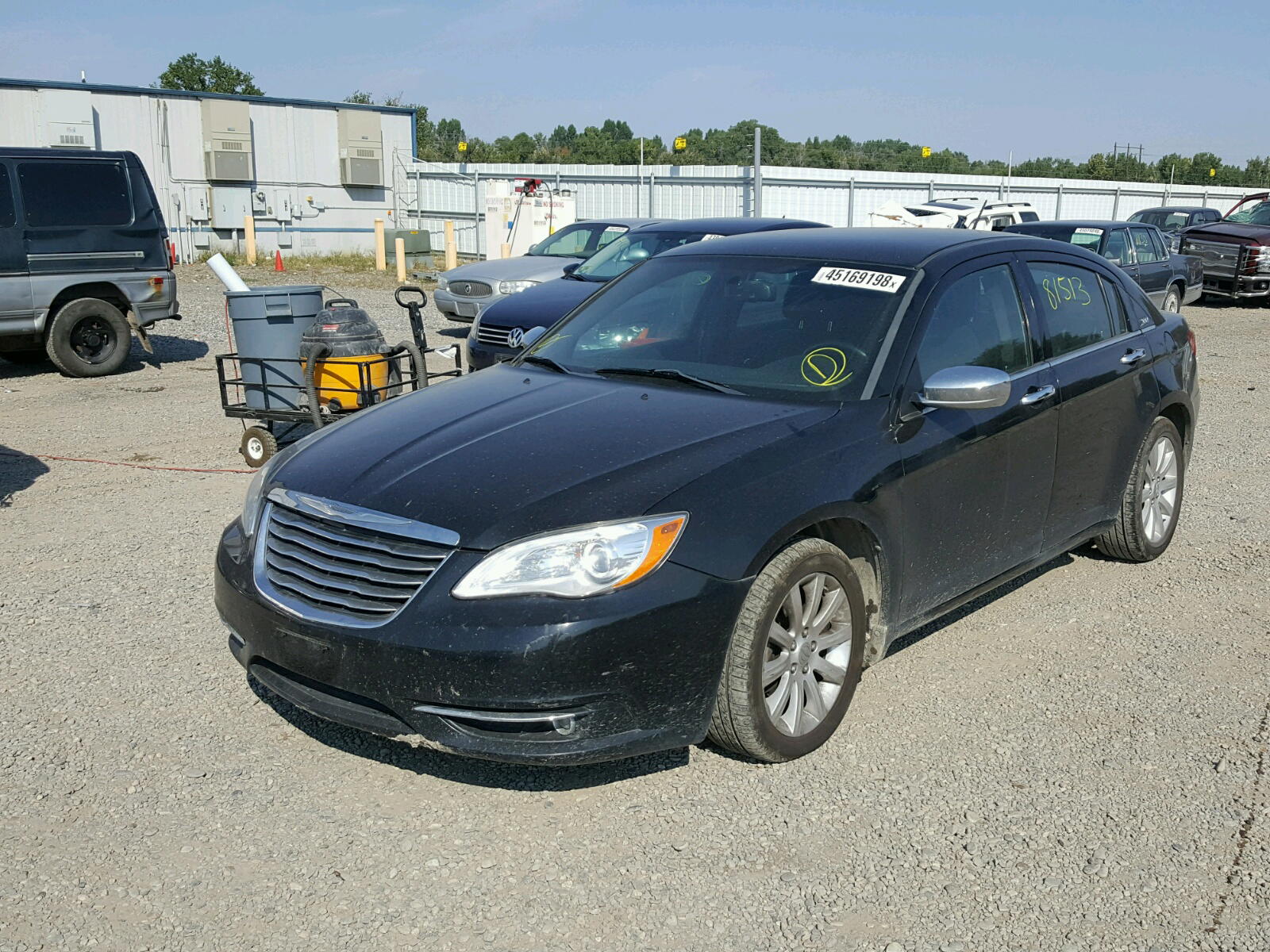 Photo 2 from auction – 2013 CHRYSLER 200 LIMITE with VIN 1C3CCBCGXDN514783