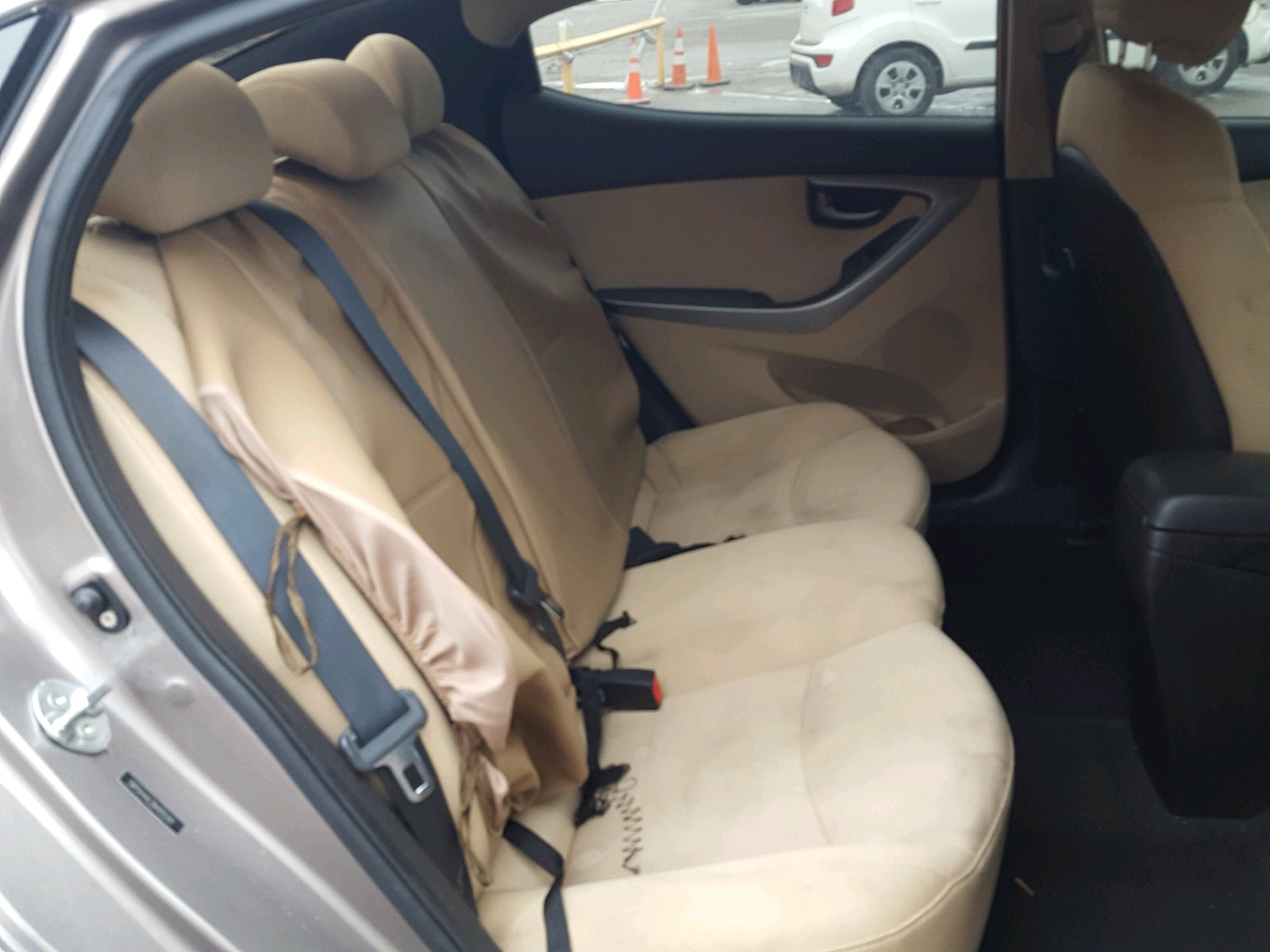 Photo 6 from auction – 2011 HYUNDAI ELANTRA GL with VIN 5NPDH4AE2BH055261