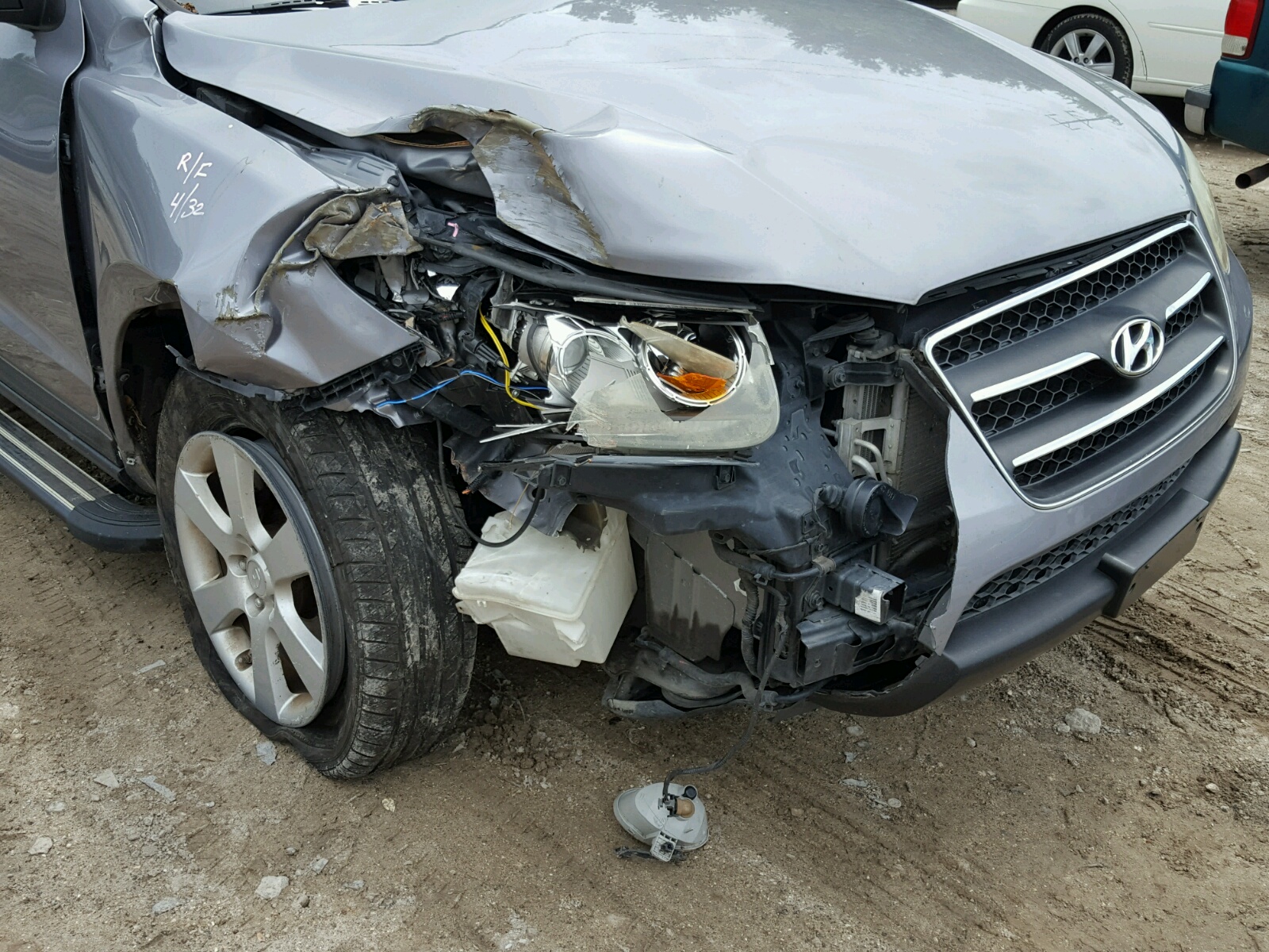 Photo 14 from auction – 2007 HYUNDAI SANTA FE S with VIN 5NMSH13E77H045963