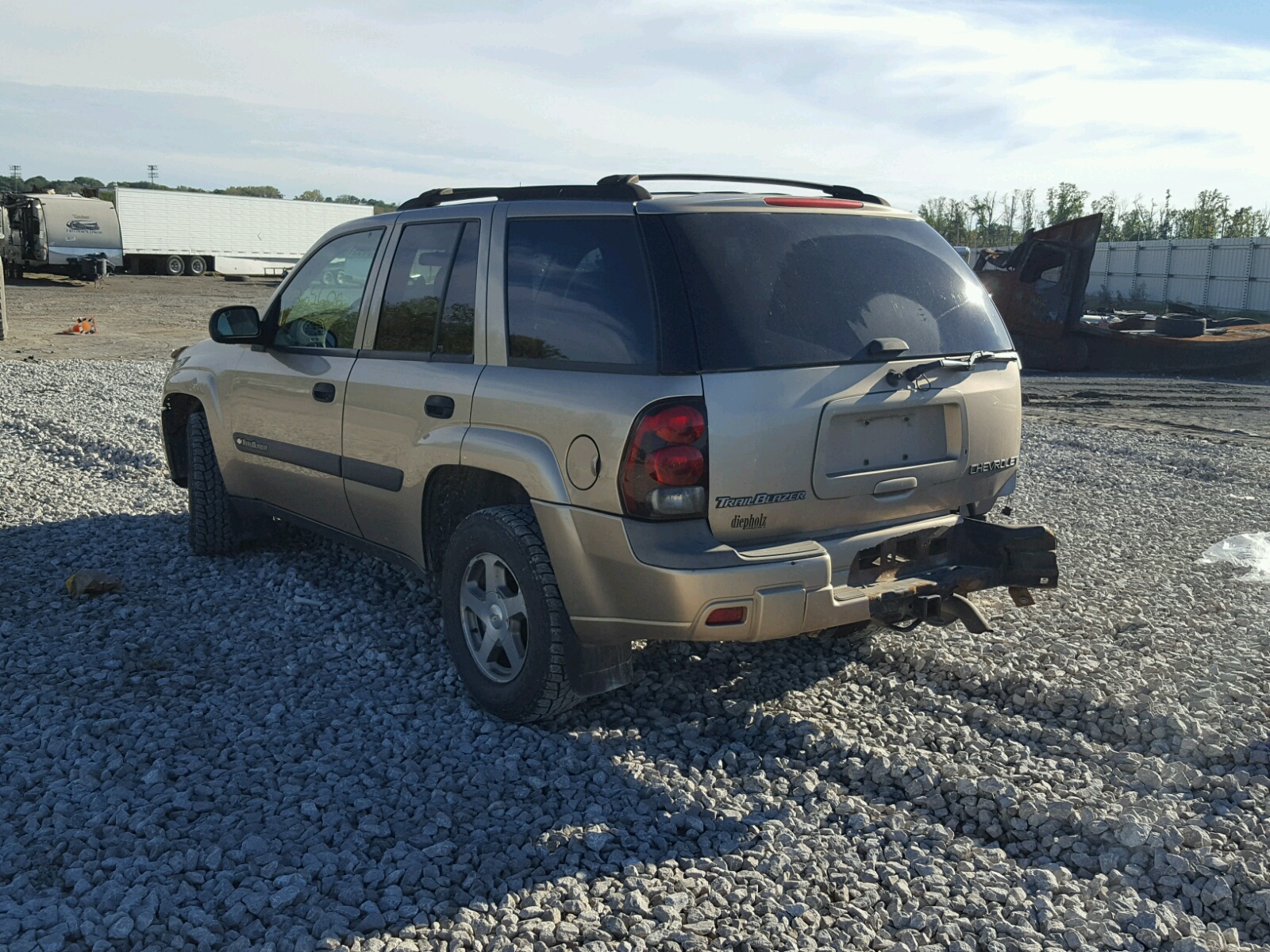 Photo 3 from auction – 2004 CHEVROLET TRAILBLAZE with VIN 1GNDT13S342158829