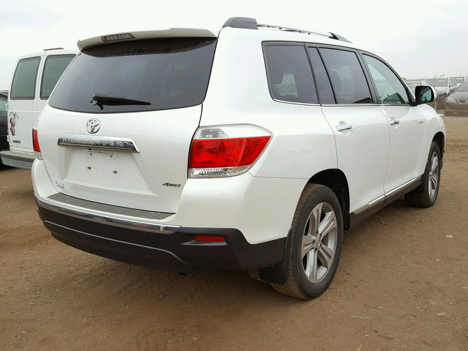 Photo 4 from auction – 2013 TOYOTA HIGHLANDER with VIN 5TDDK3EHXDS190954