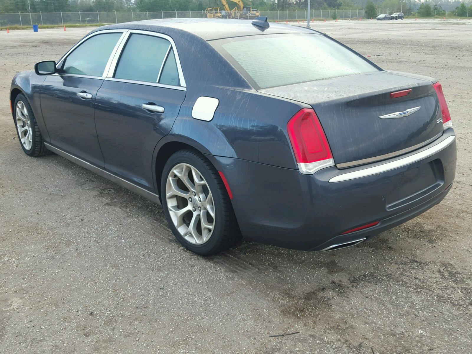 Photo 3 from auction – 2017 CHRYSLER 300C PLATI with VIN 2C3CCAPG3HH616431