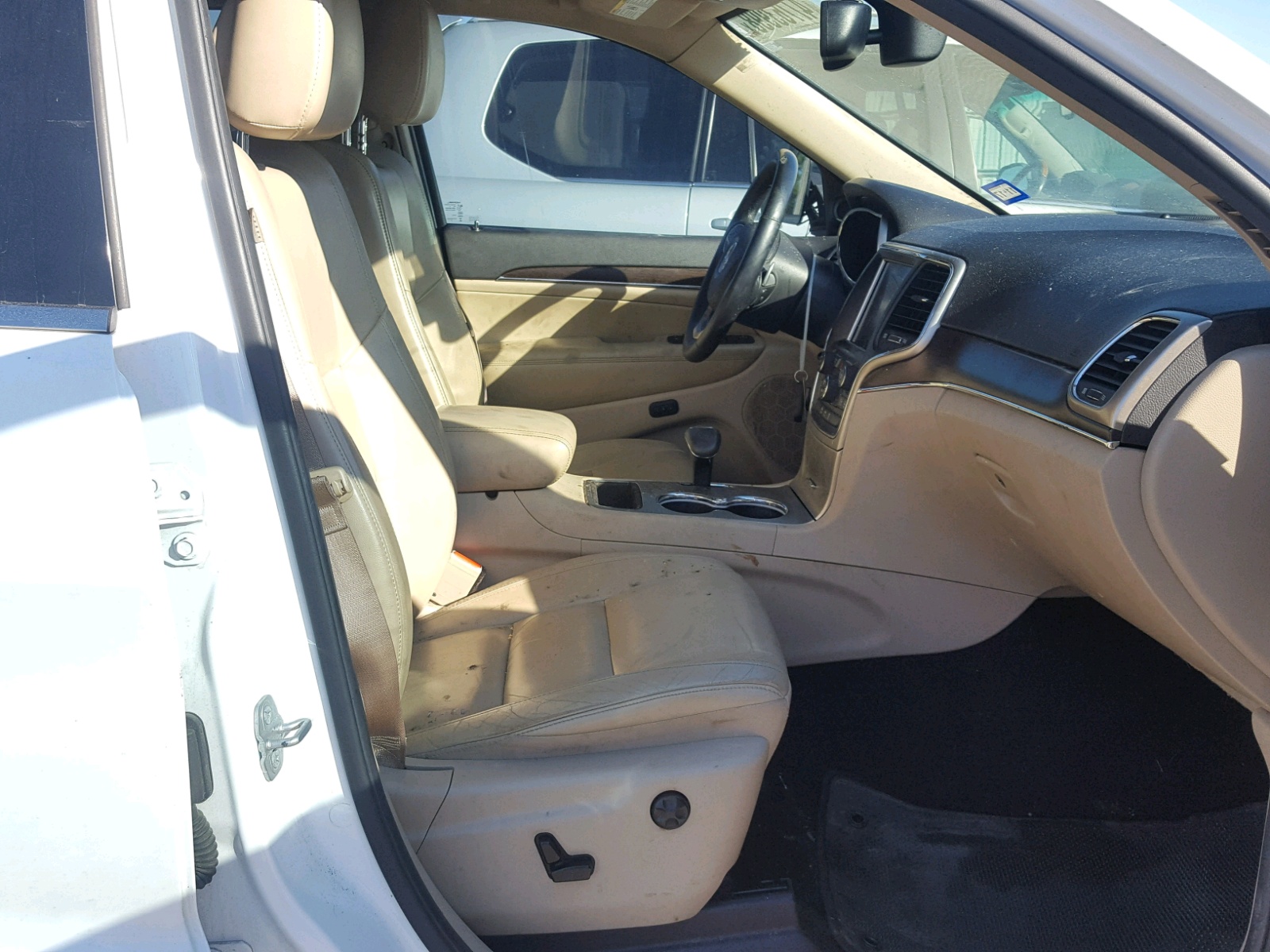 Photo 5 from auction – 2014 JEEP GRAND CHER with VIN 1C4RJEBG1EC291027