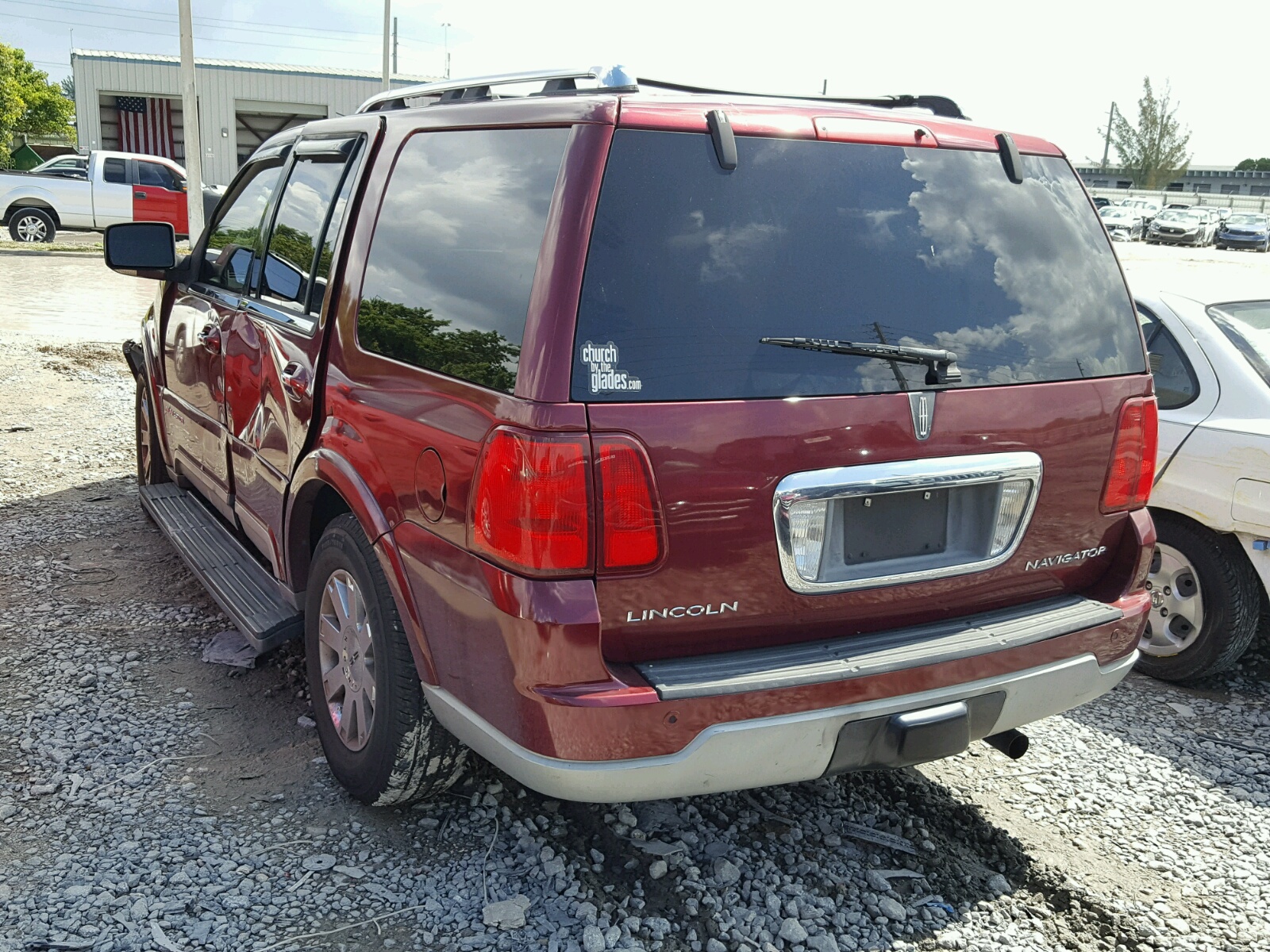 Photo 3 from auction – 2004 LINCOLN NAVIGATOR with VIN 5LMFU27R14LJ08557