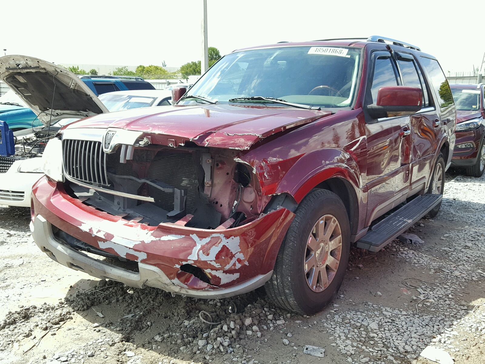 Photo 2 from auction – 2004 LINCOLN NAVIGATOR with VIN 5LMFU27R14LJ08557
