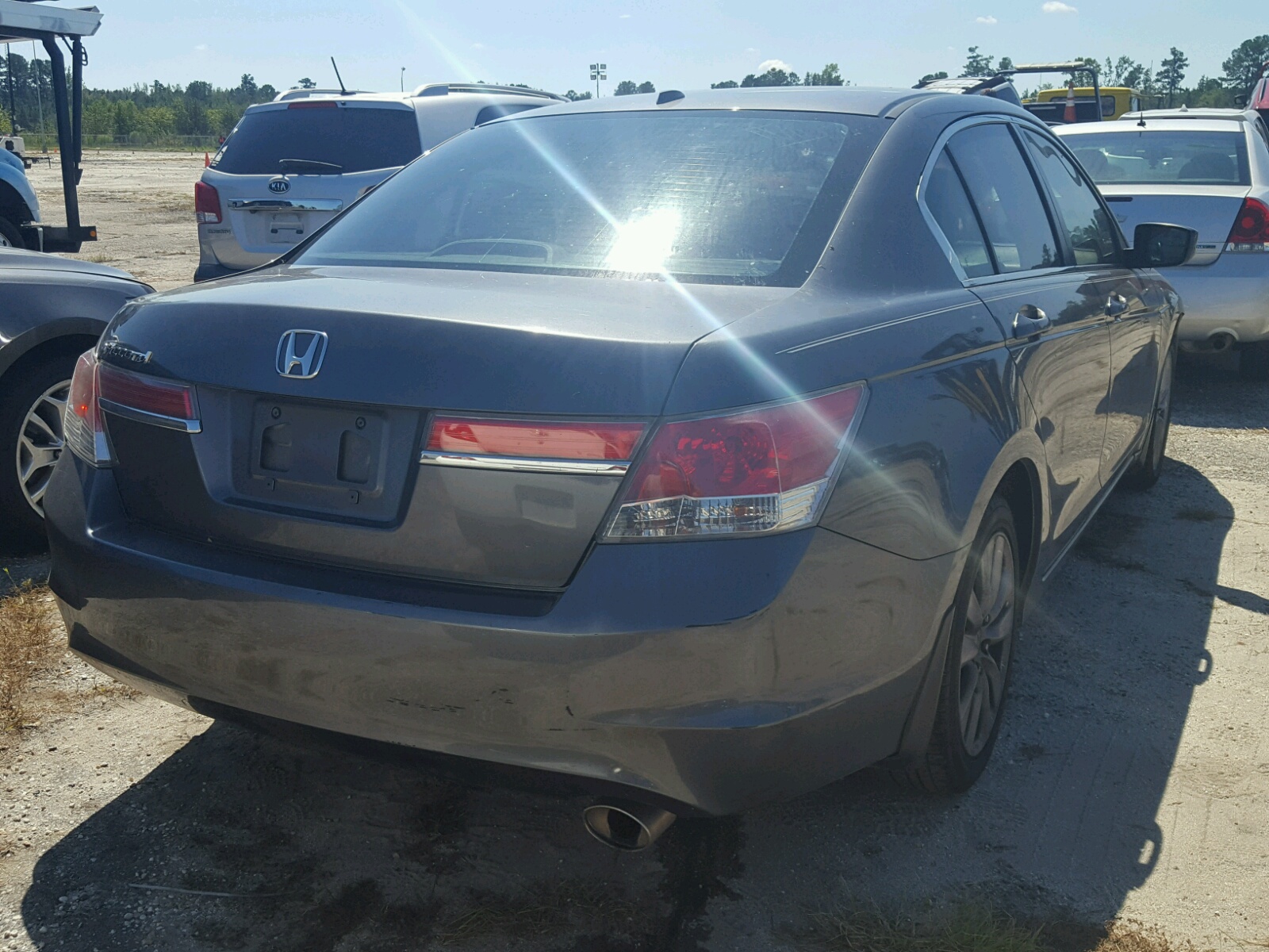 Photo 4 from auction – 2011 HONDA ACCORD EXL with VIN 1HGCP2F81BA121636