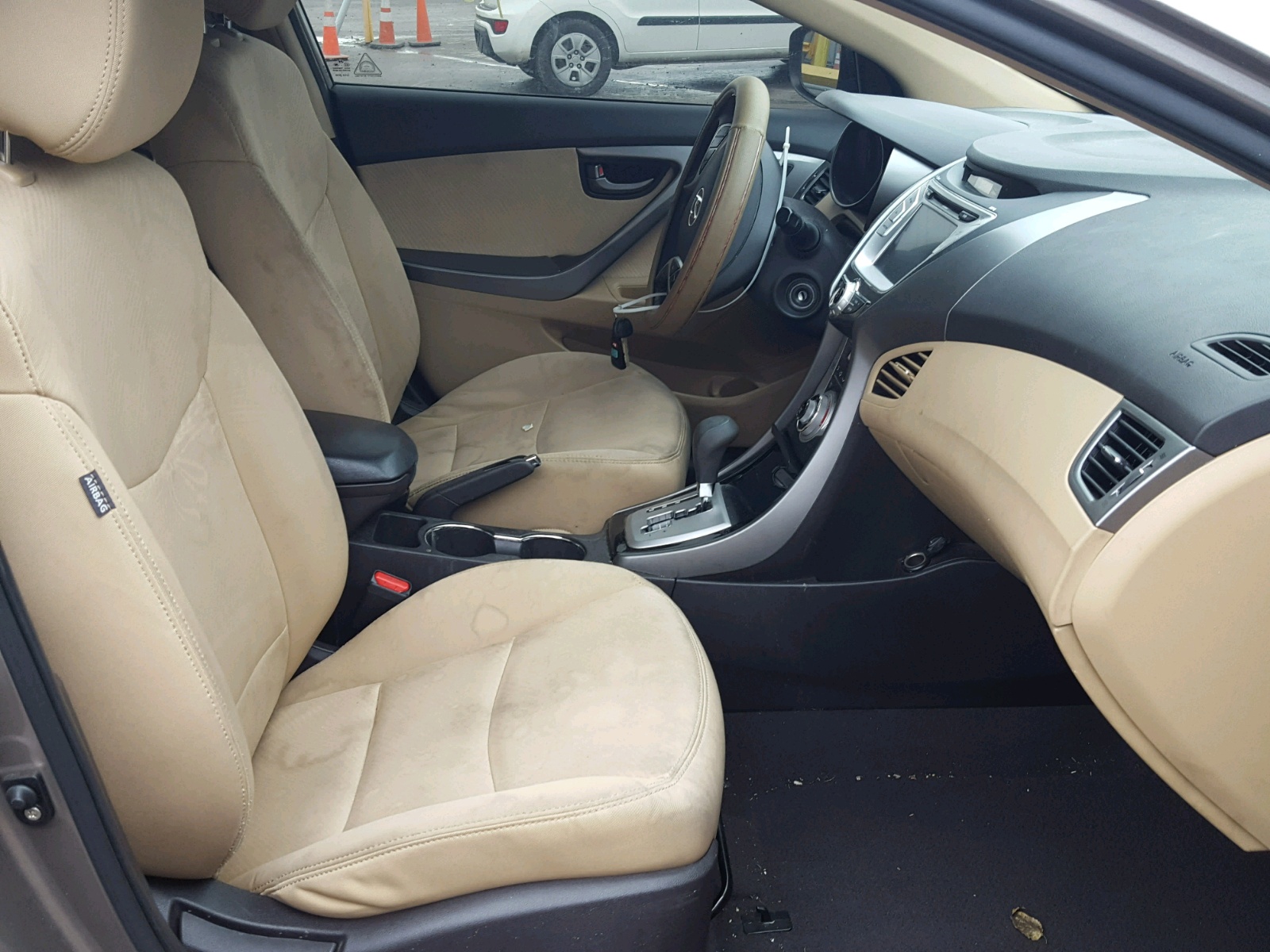 Photo 5 from auction – 2011 HYUNDAI ELANTRA GL with VIN 5NPDH4AE2BH055261