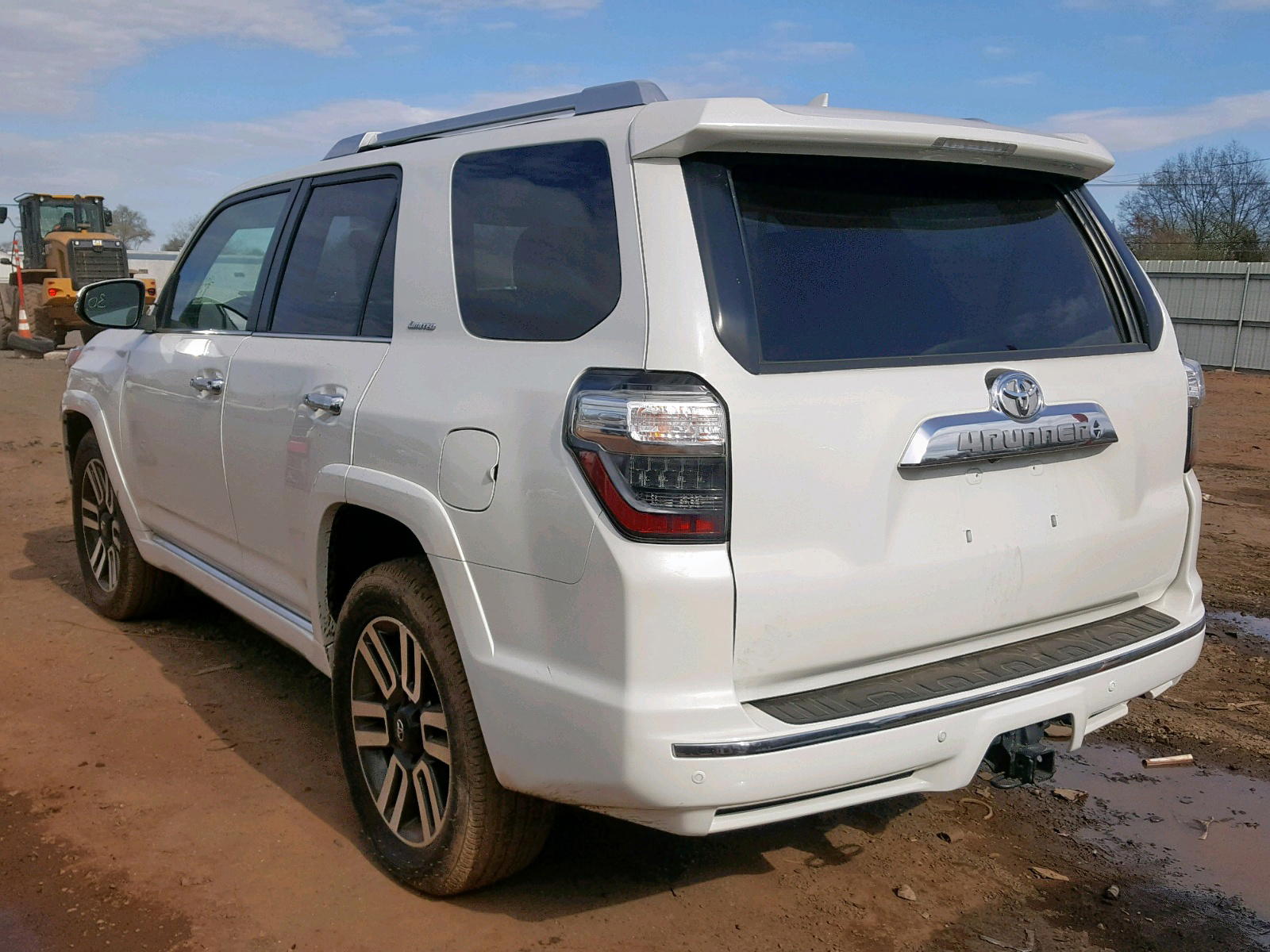 Photo 3 from auction – 2015 TOYOTA 4RUNNER SR with VIN JTEZU5JR9J5172551