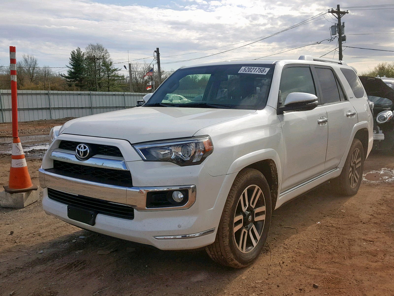 Photo 2 from auction – 2015 TOYOTA 4RUNNER SR with VIN JTEZU5JR9J5172551