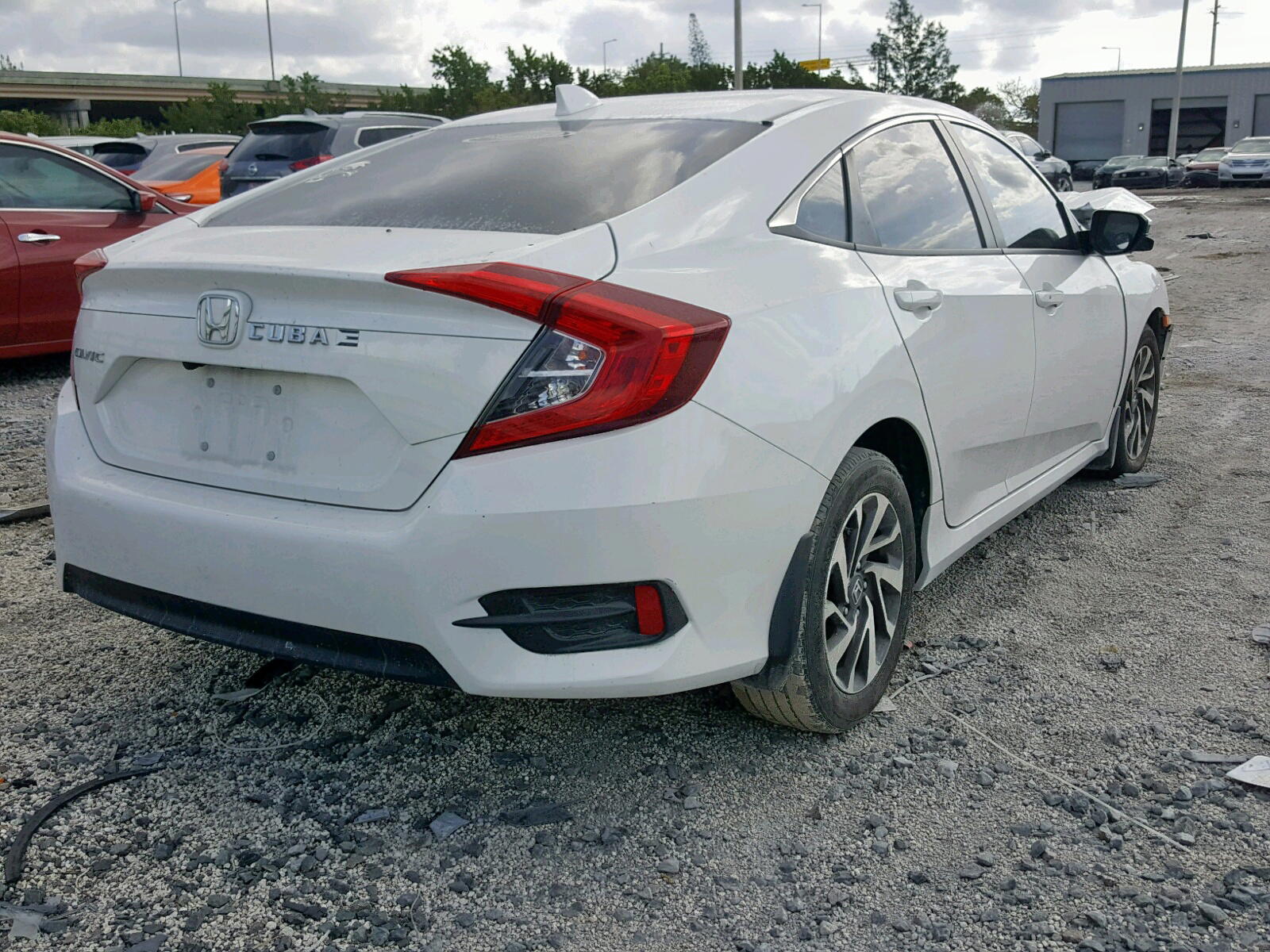 Photo 4 from auction – 2017 HONDA CIVIC EX with VIN 19XFC2F78HE082273