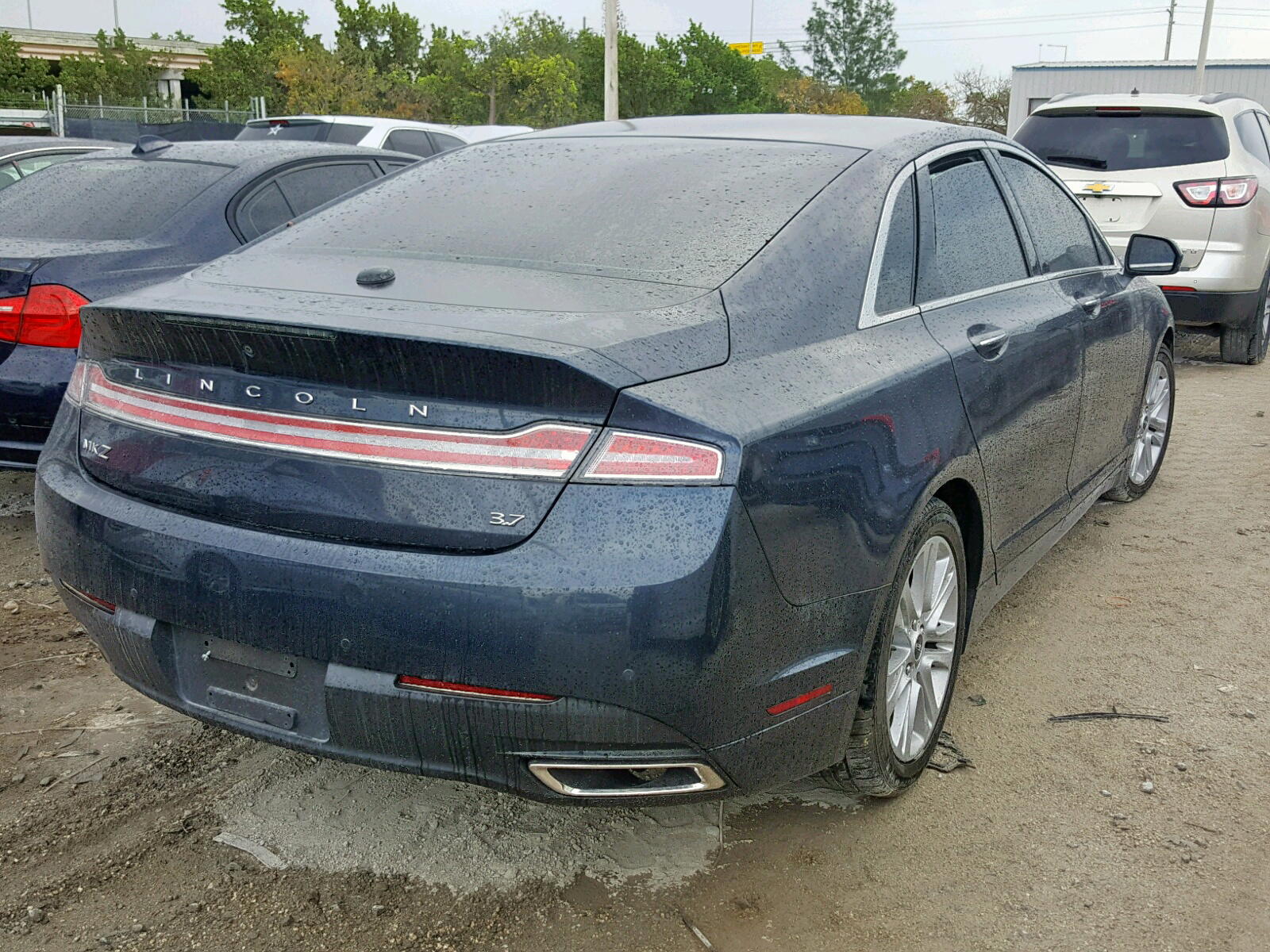 Photo 4 from auction – 2014 LINCOLN MKZ with VIN 3LN6L2GK2ER831846