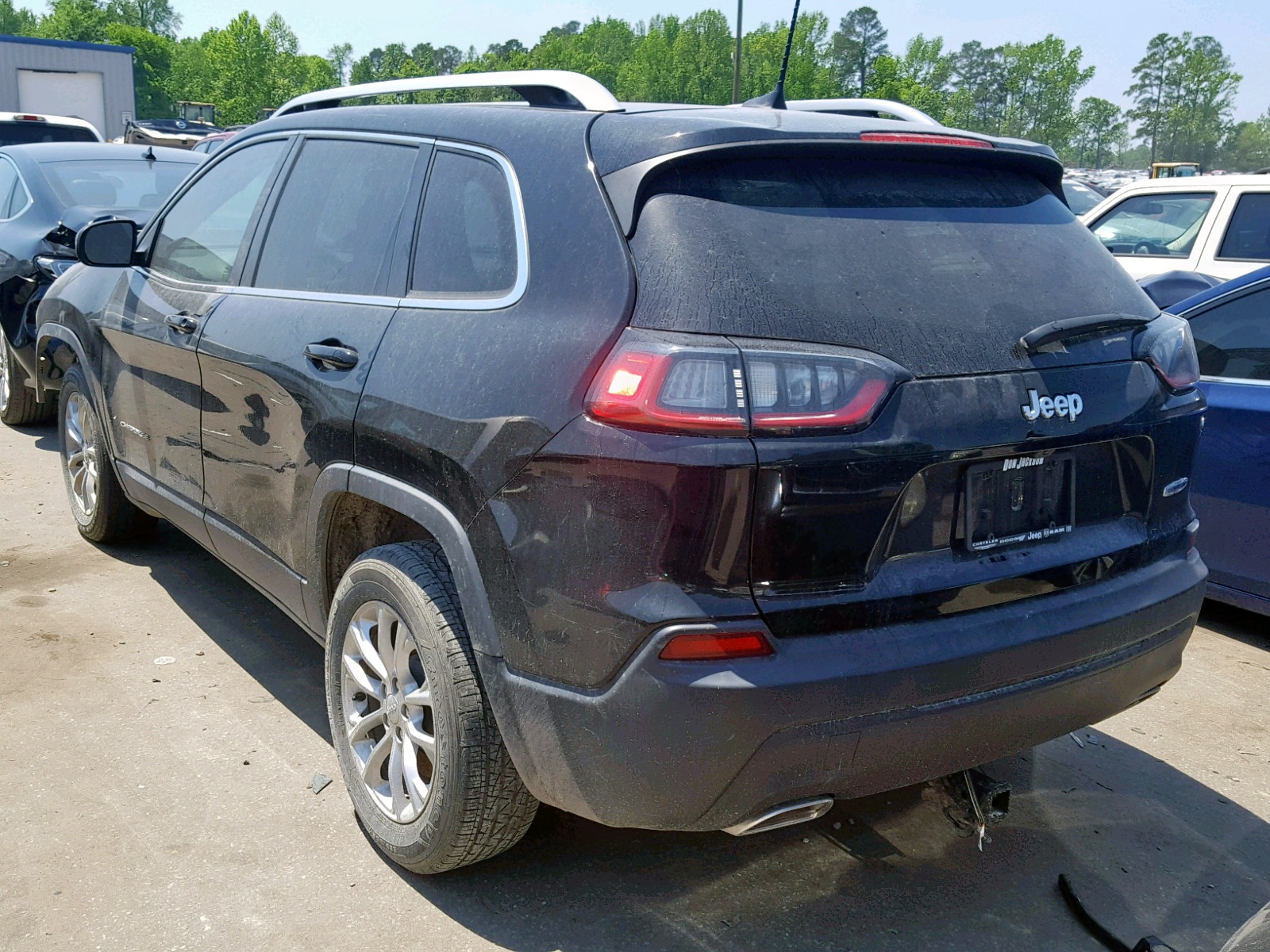 Photo 3 from auction – 2019 JEEP CHEROKEE L with VIN 1C4PJLCX7KD243306