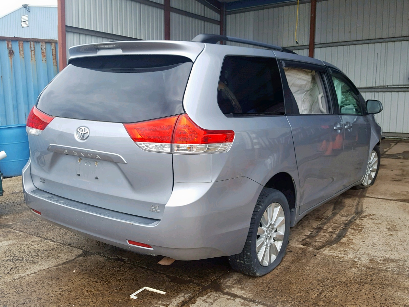 Photo 4 from auction – 2014 TOYOTA SIENNA LE with VIN 5TDJK3DC7ES092300