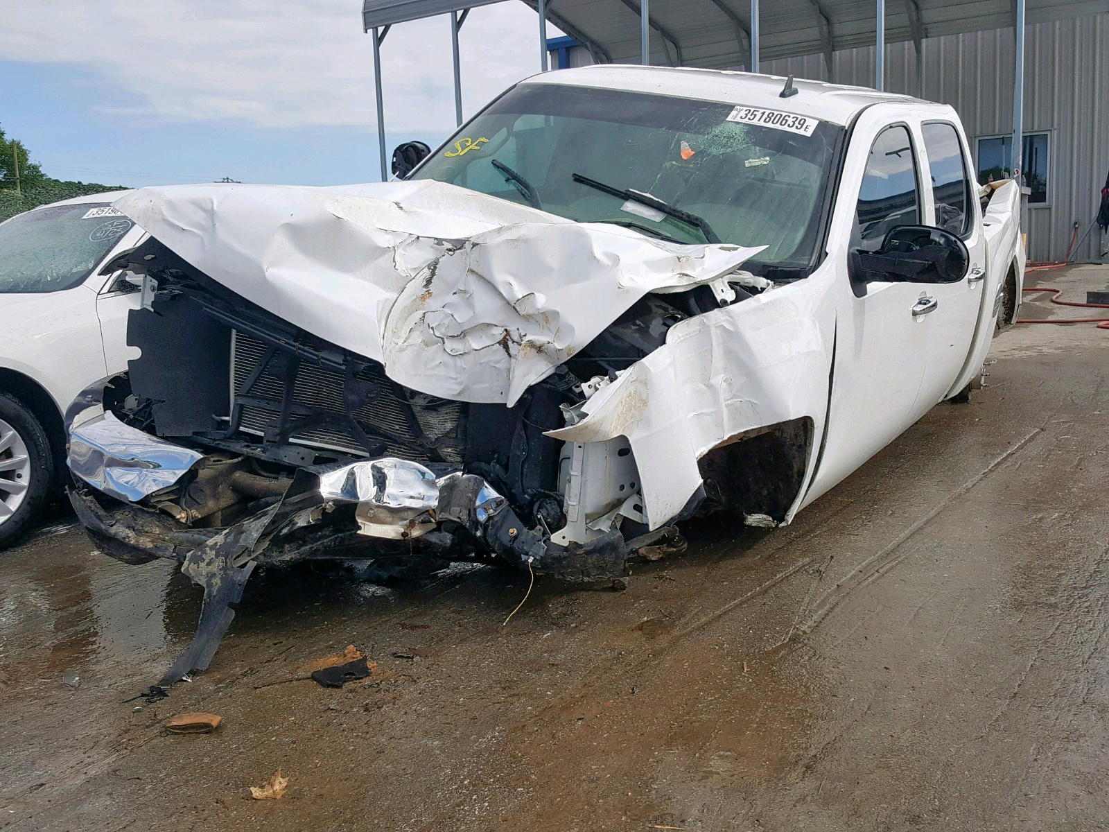 Photo 2 from auction – 2007 CHEVROLET SILVERADO with VIN 2GCEK13C471723442