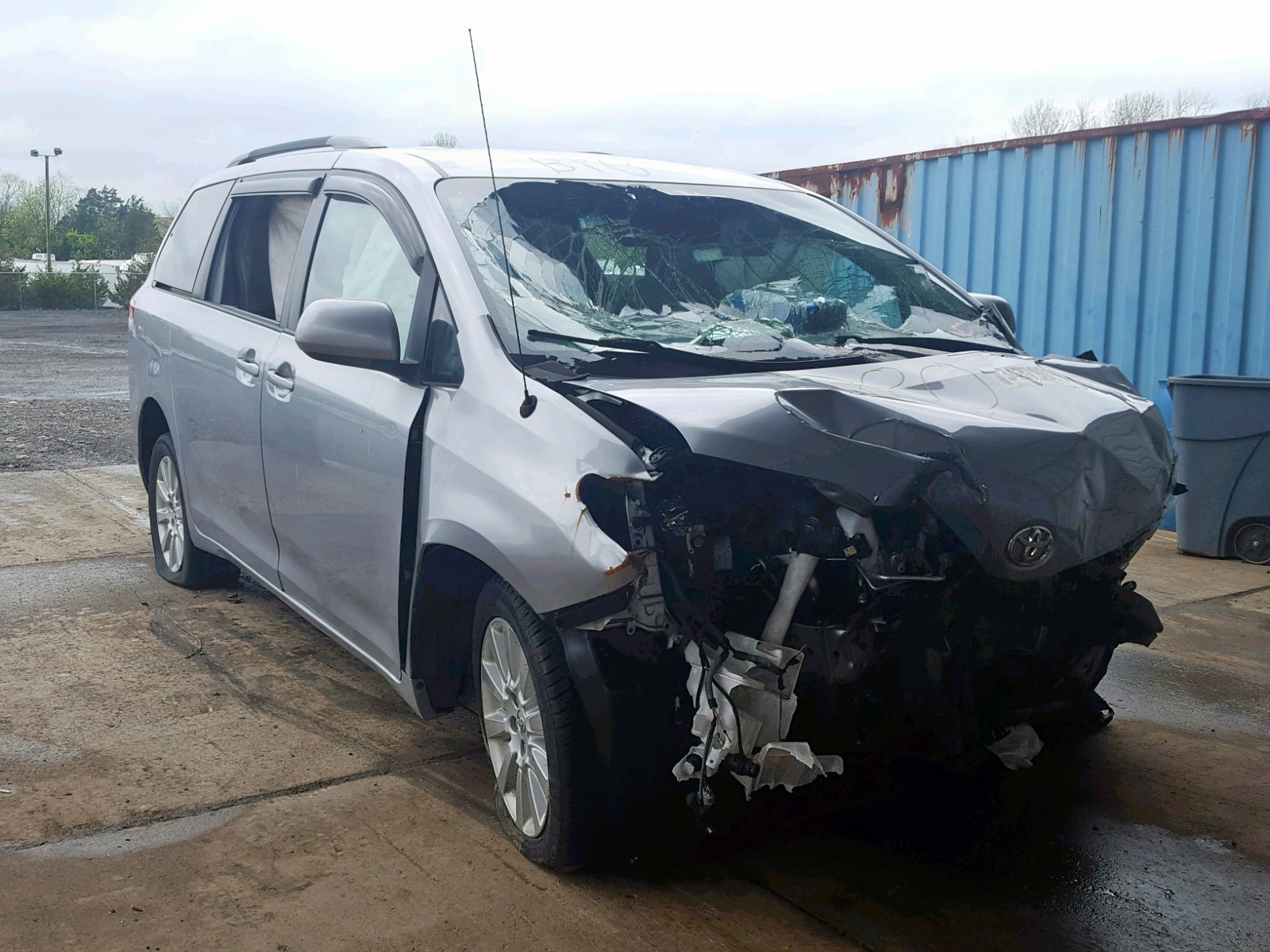 Photo 1 from auction – 2014 TOYOTA SIENNA LE with VIN 5TDJK3DC7ES092300