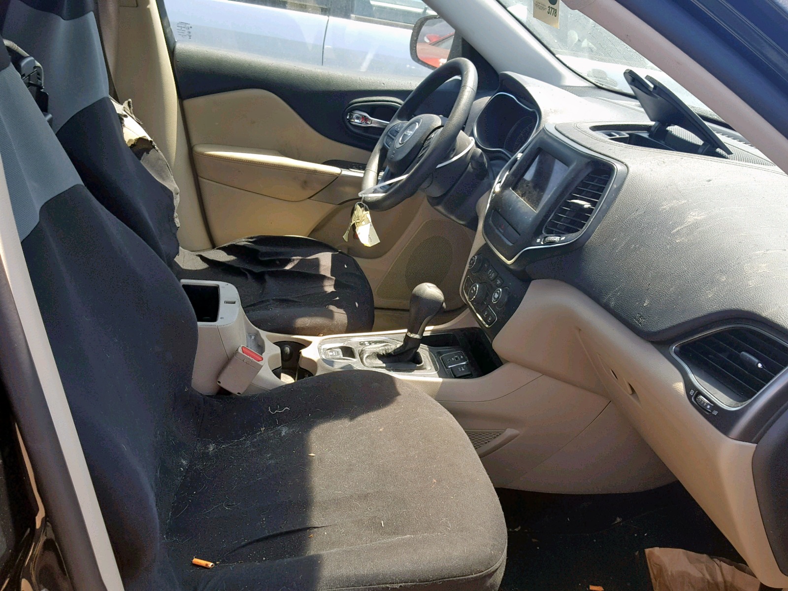 Photo 5 from auction – 2019 JEEP CHEROKEE L with VIN 1C4PJLCX7KD243306