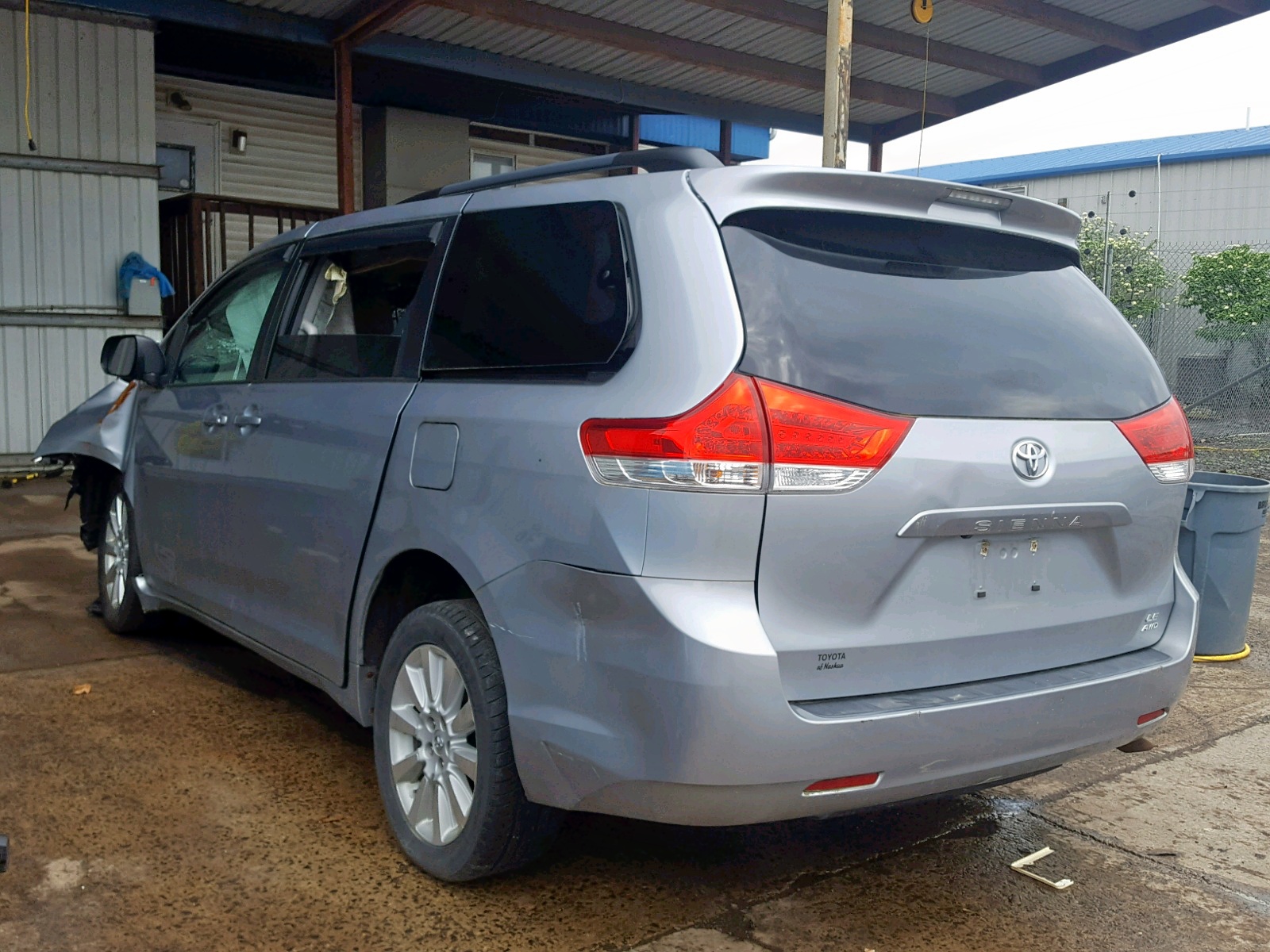Photo 3 from auction – 2014 TOYOTA SIENNA LE with VIN 5TDJK3DC7ES092300