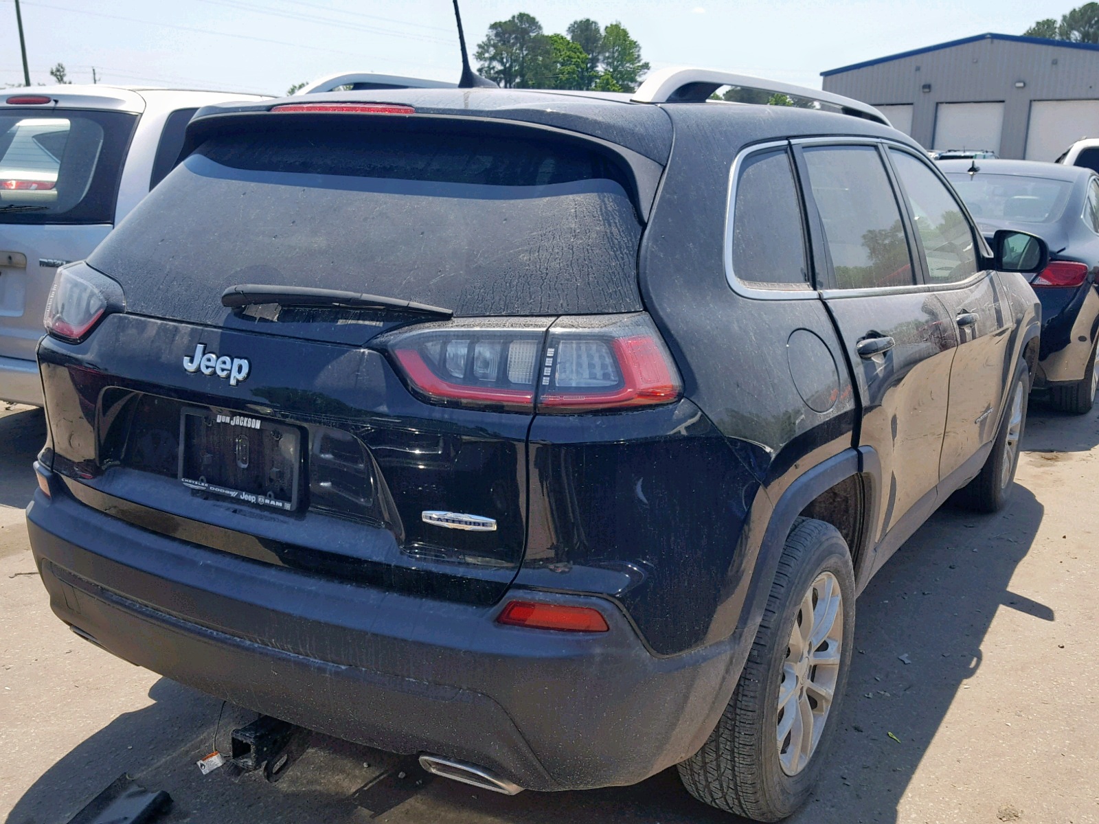 Photo 4 from auction – 2019 JEEP CHEROKEE L with VIN 1C4PJLCX7KD243306