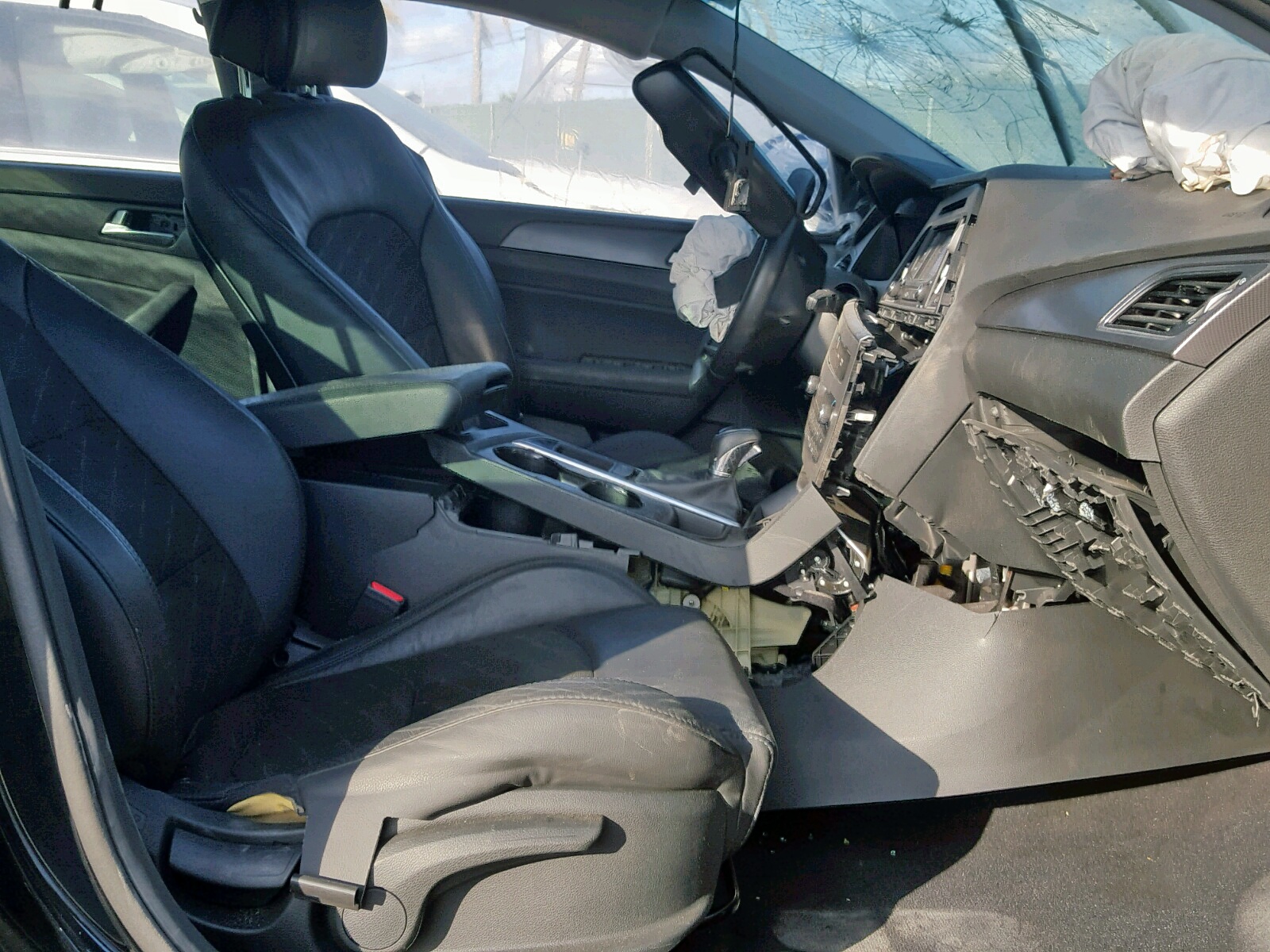 Photo 5 from auction – 2015 HYUNDAI SONATA SPO with VIN 5NPE34AF9FH053282