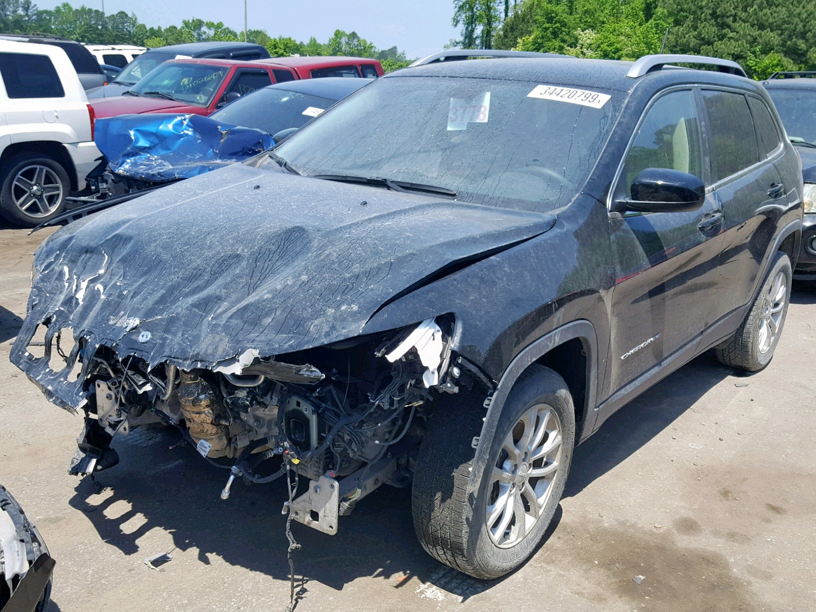 Photo 2 from auction – 2019 JEEP CHEROKEE L with VIN 1C4PJLCX7KD243306