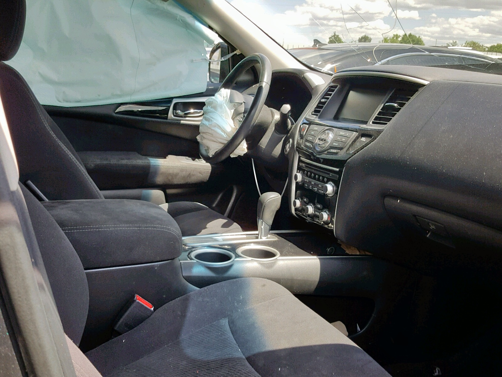 Photo 5 from auction – 2013 NISSAN PATHFINDER with VIN 5N1AR2MNXDC647534