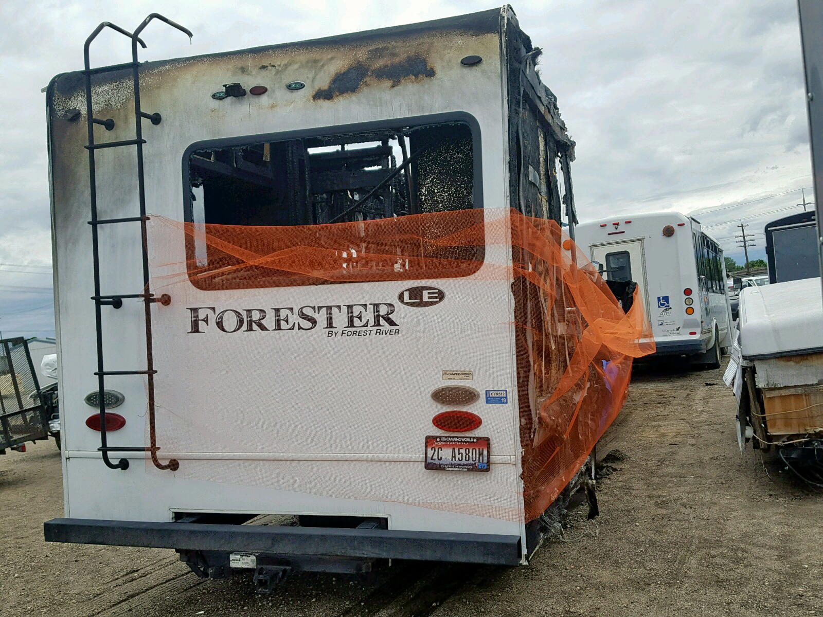 Photo 4 from auction – 2017 FORD ECONOLINE with VIN 1FDXE4FS7HDC15049