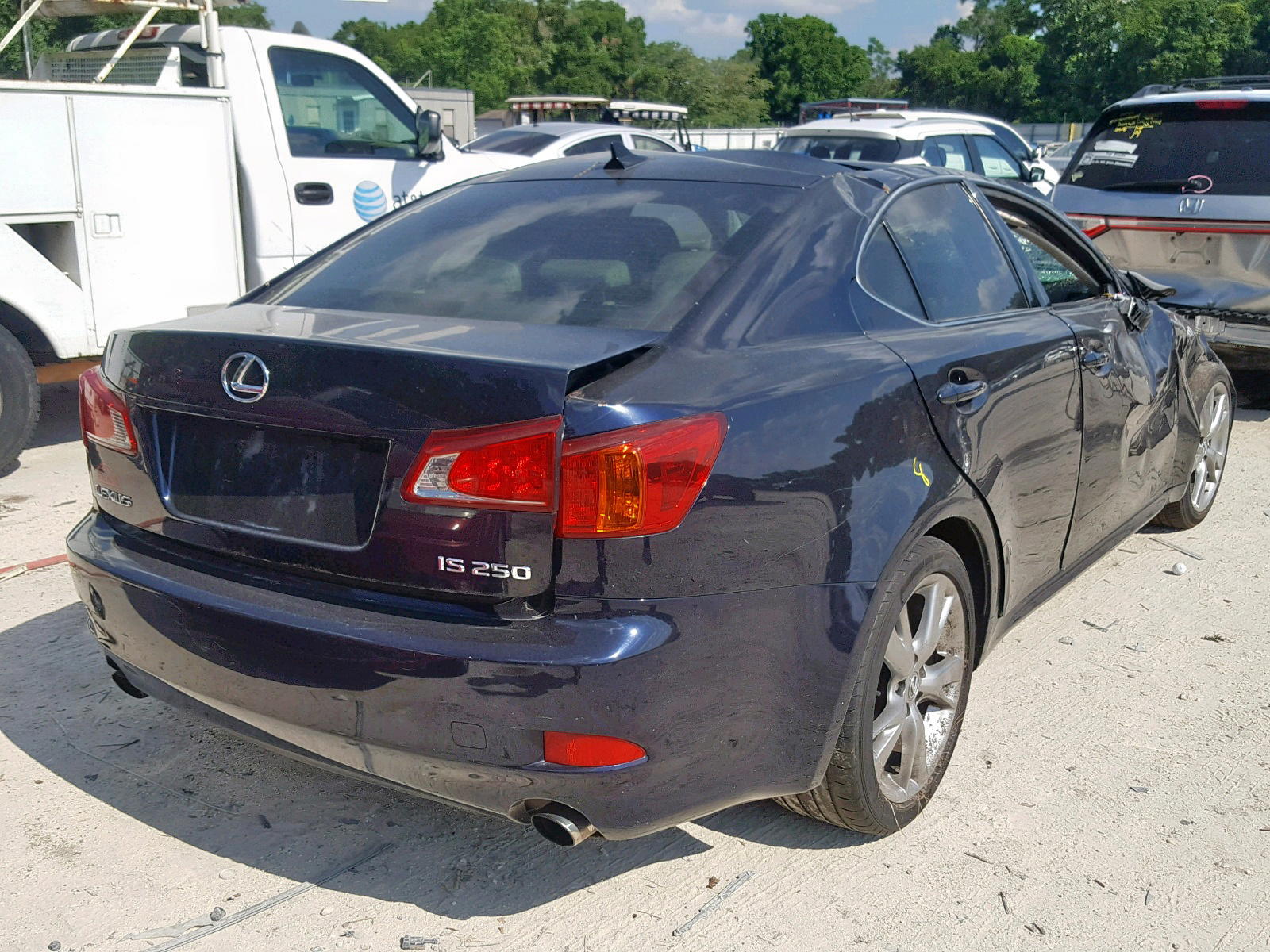 Photo 4 from auction – 2009 LEXUS IS 250 with VIN JTHBK262392083429