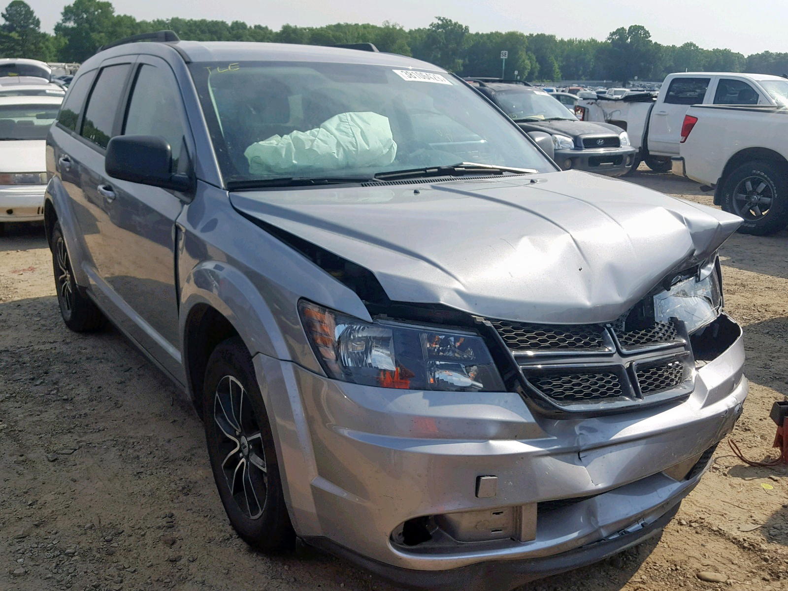 DODGE JOURNEY SE 2018 with VIN 3C4PDCAB7JT219093 - Photo from auction