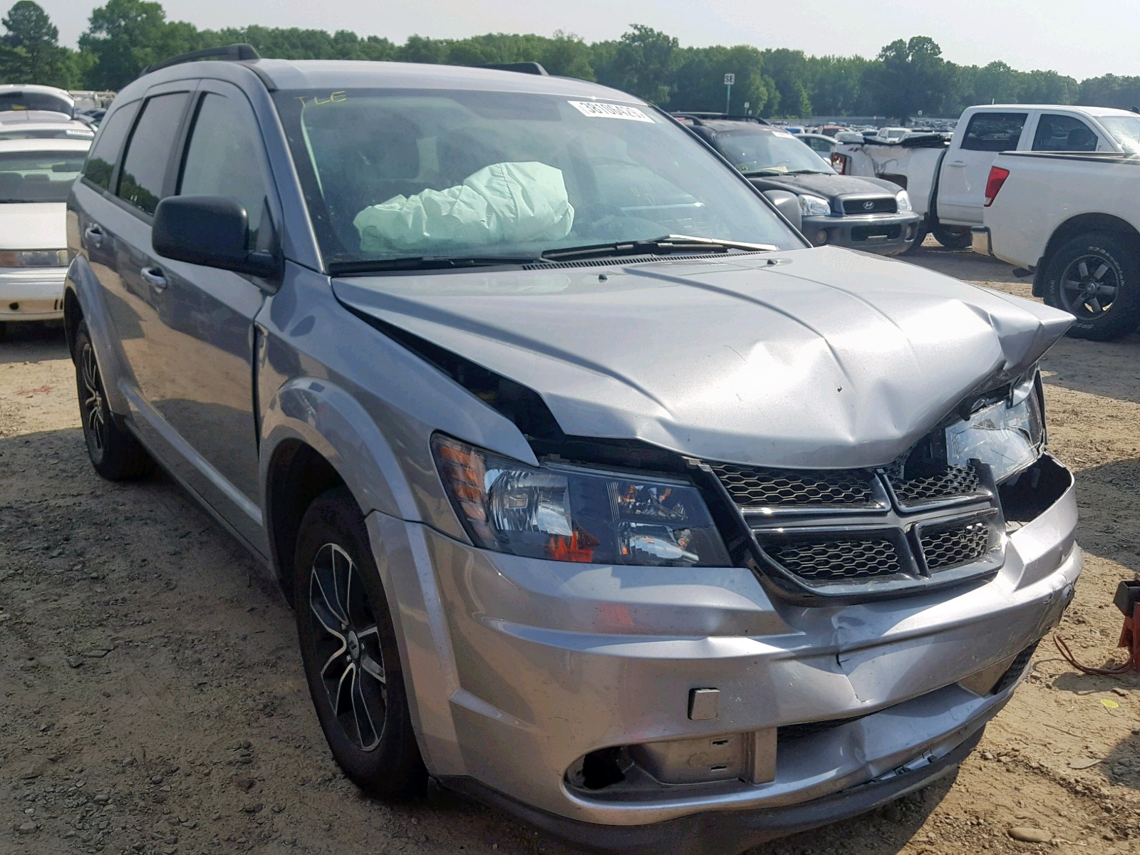 DODGE JOURNEY SE 2018 z numerem VIN 3C4PDCAB7JT219093 - Zdjęcie z aukcji