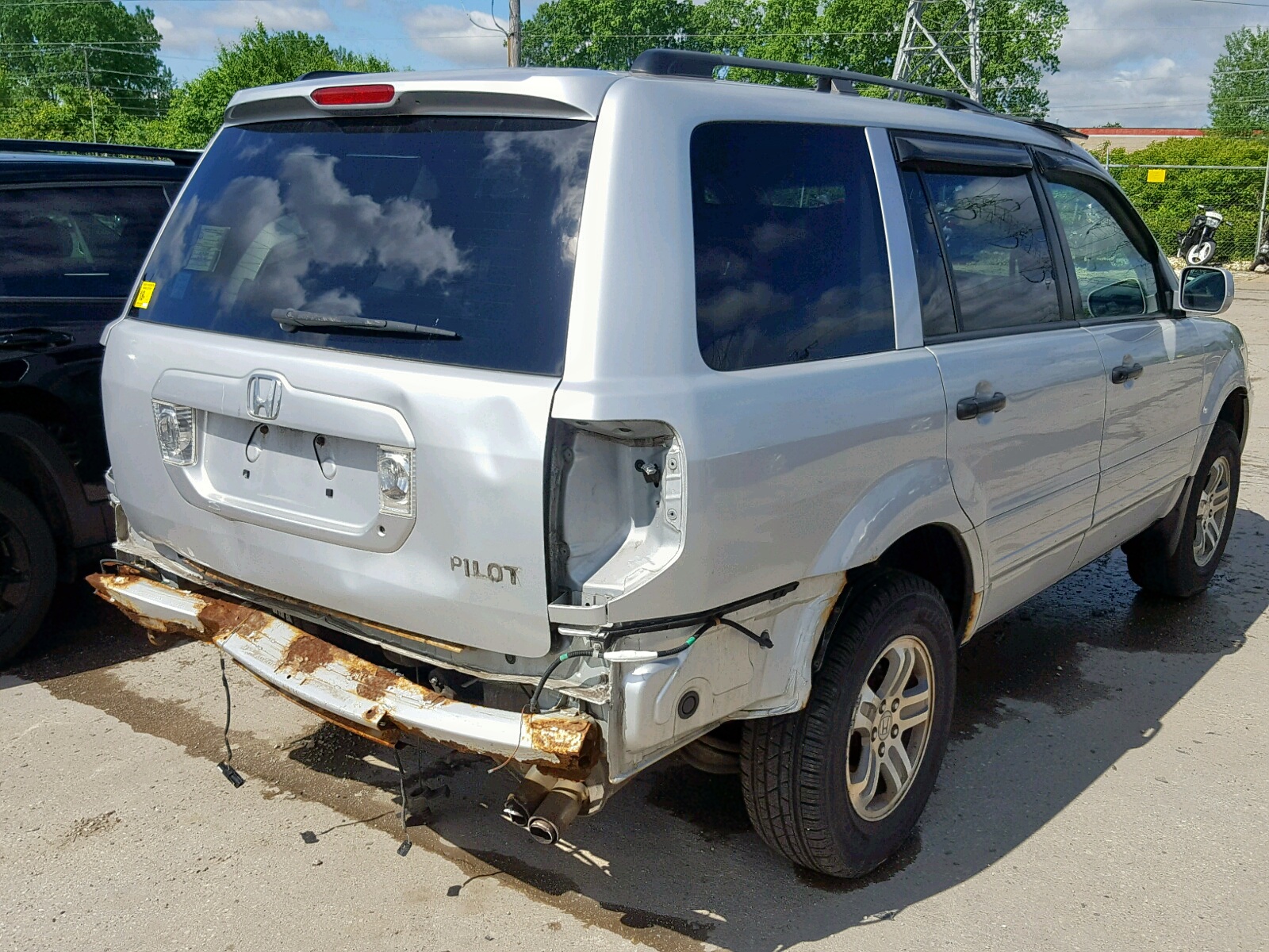 Photo 4 from auction – 2004 HONDA PILOT EXL with VIN 2HKYF185X4H512767