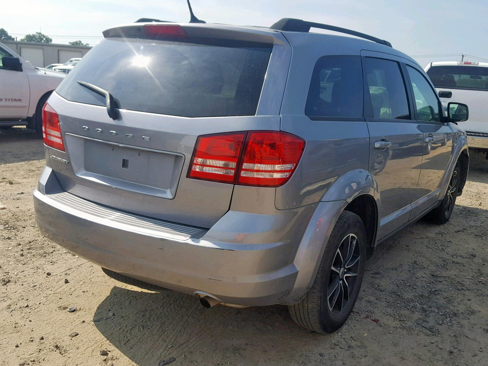 Photo 4 from auction – 2018 DODGE JOURNEY SE with VIN 3C4PDCAB7JT219093