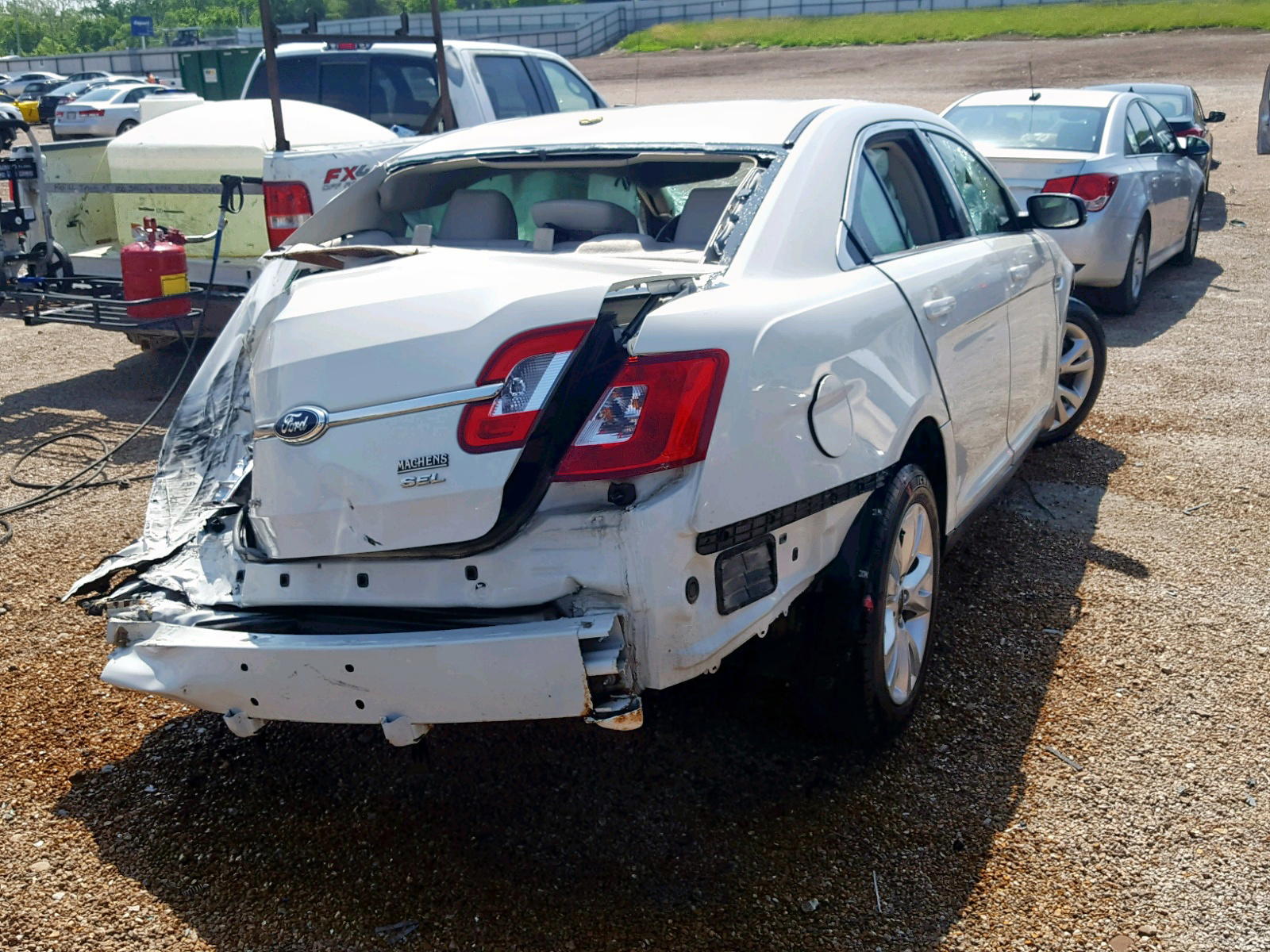 Photo 4 from auction – 2011 FORD TAURUS SEL with VIN 1FAHP2EWXBG120105