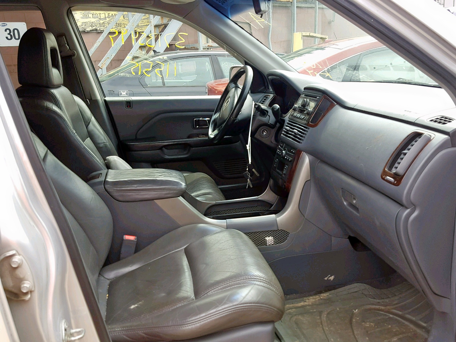 Photo 5 from auction – 2004 HONDA PILOT EXL with VIN 2HKYF185X4H512767
