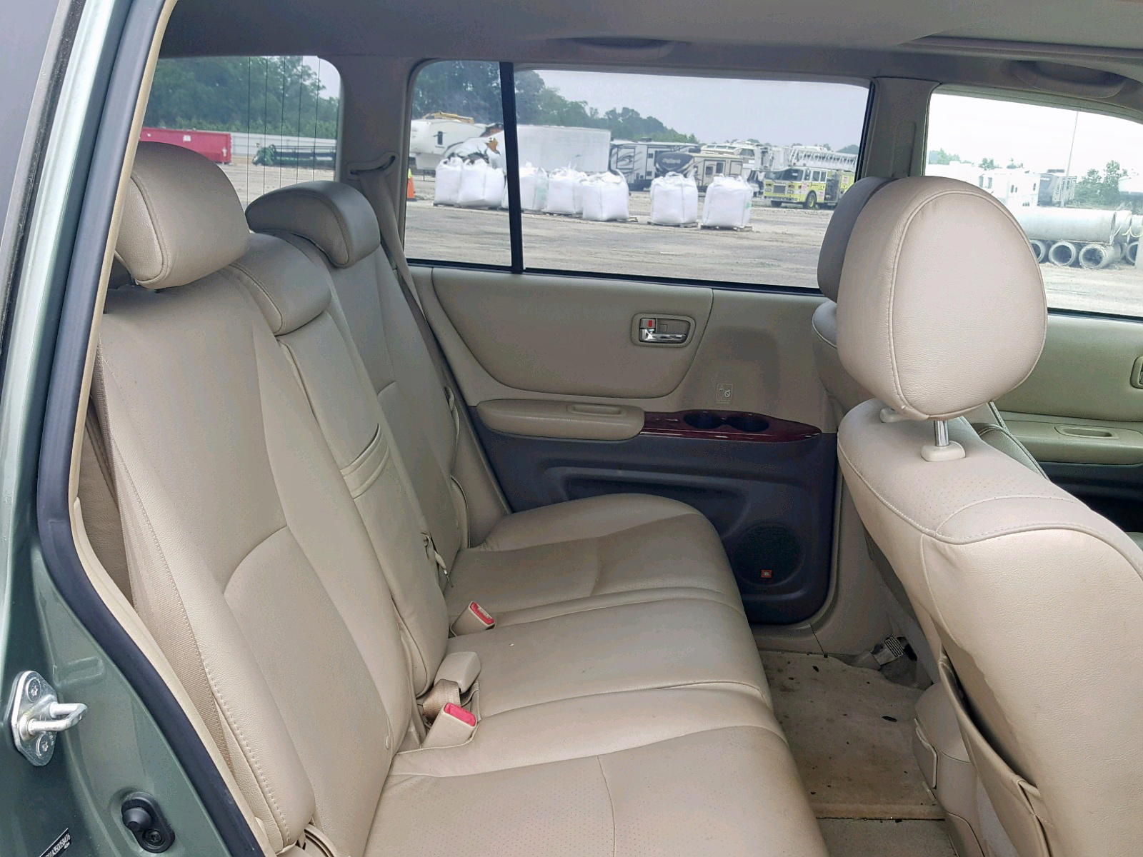 Photo 6 from auction – 2005 TOYOTA HIGHLANDER with VIN JTEDP21A350058476