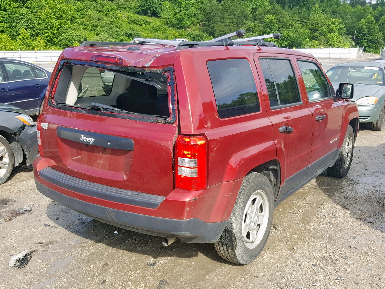 Photo 4 from auction – 2016 JEEP PATRIOT SP with VIN 1C4NJPBA6GD677879
