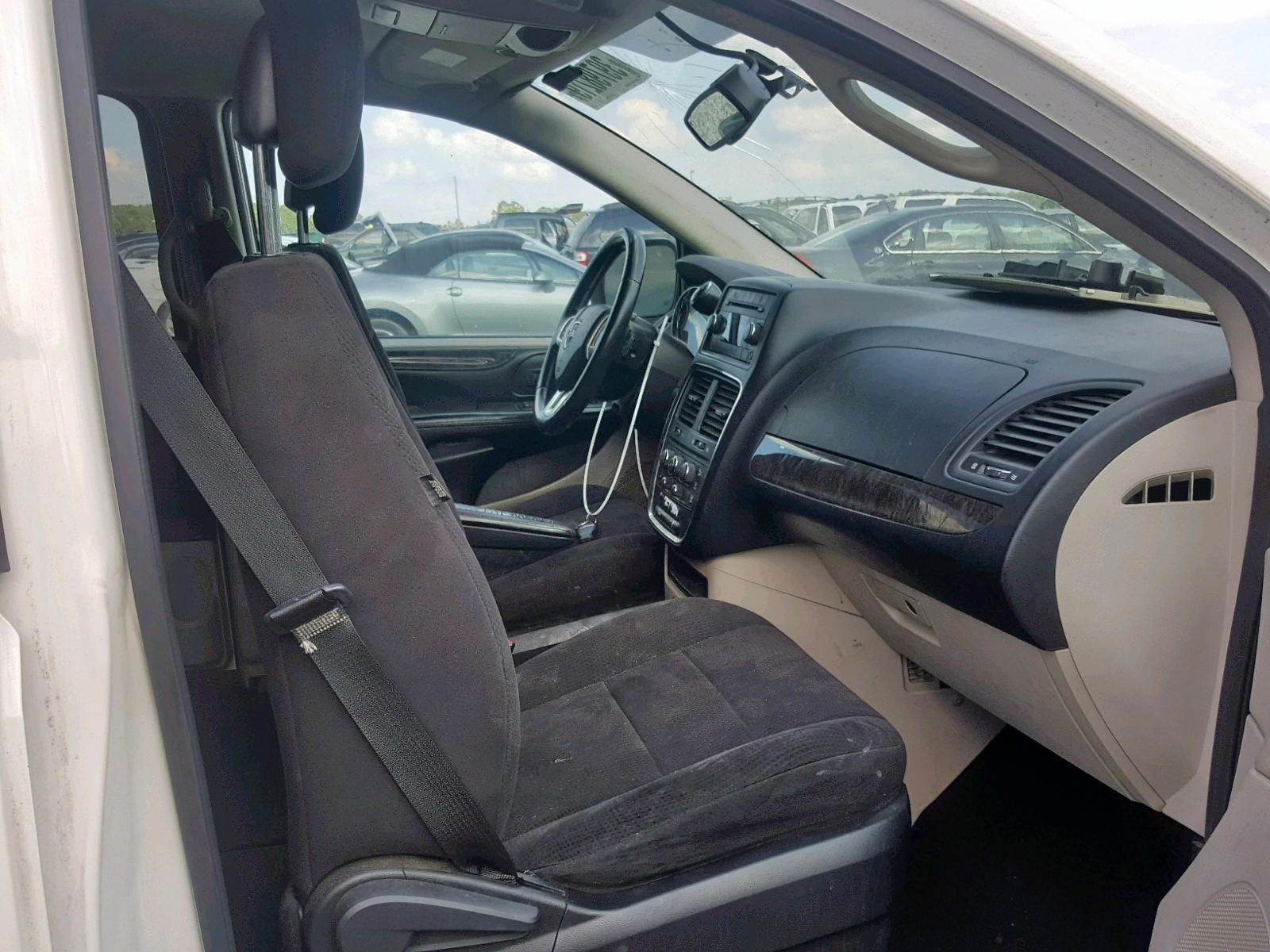 Photo 5 from auction – 2011 DODGE GRAND CARA with VIN 2D4RN4DG0BR614484