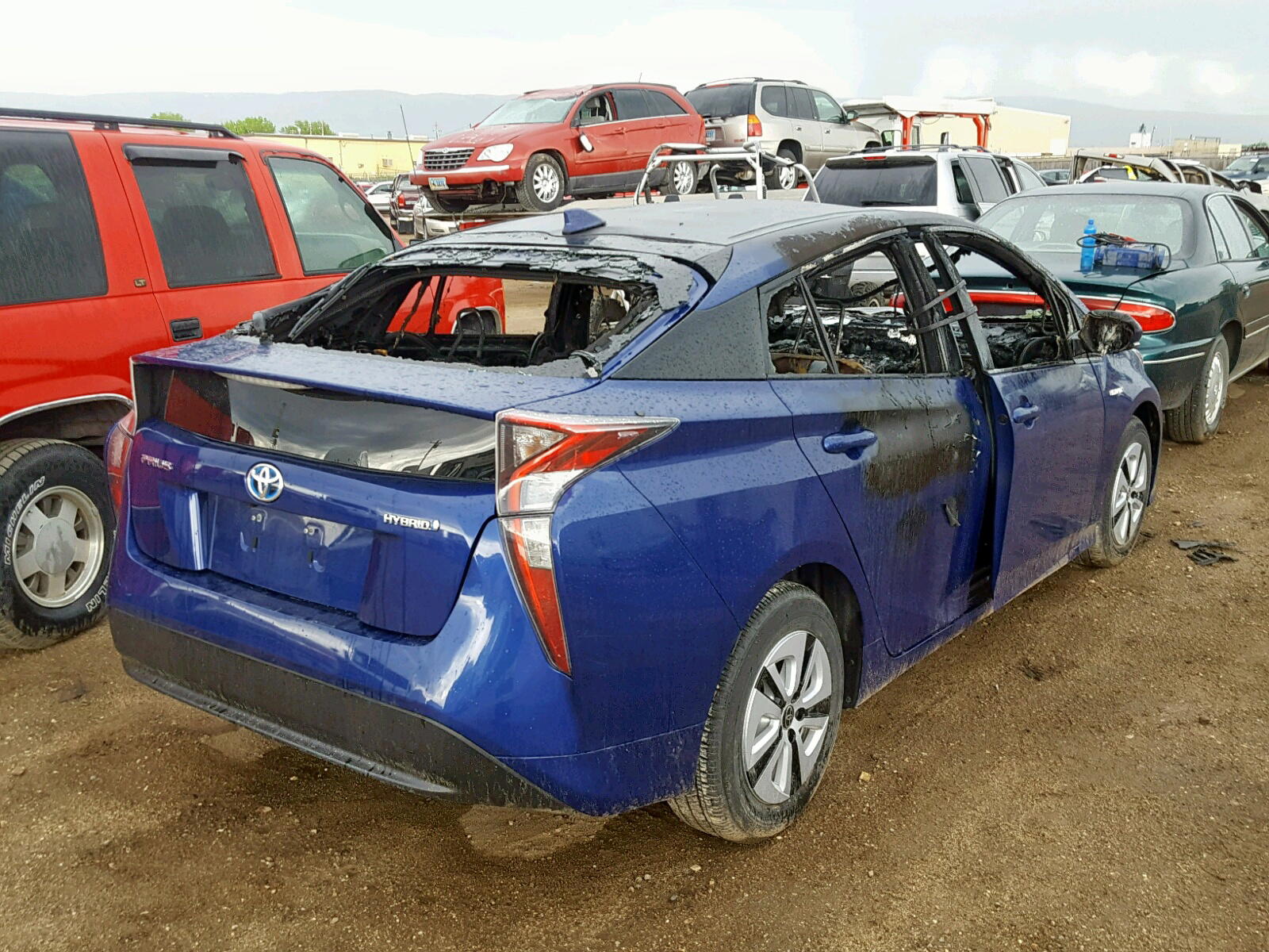 Photo 4 from auction – 2017 TOYOTA PRIUS with VIN JTDKARFU3H3528033