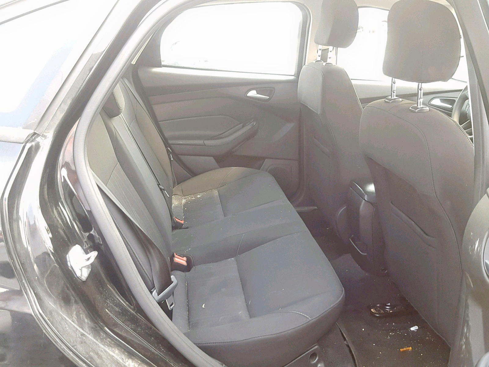 Photo 6 from auction – 2015 FORD FOCUS SE with VIN 1FADP3F26FL335767