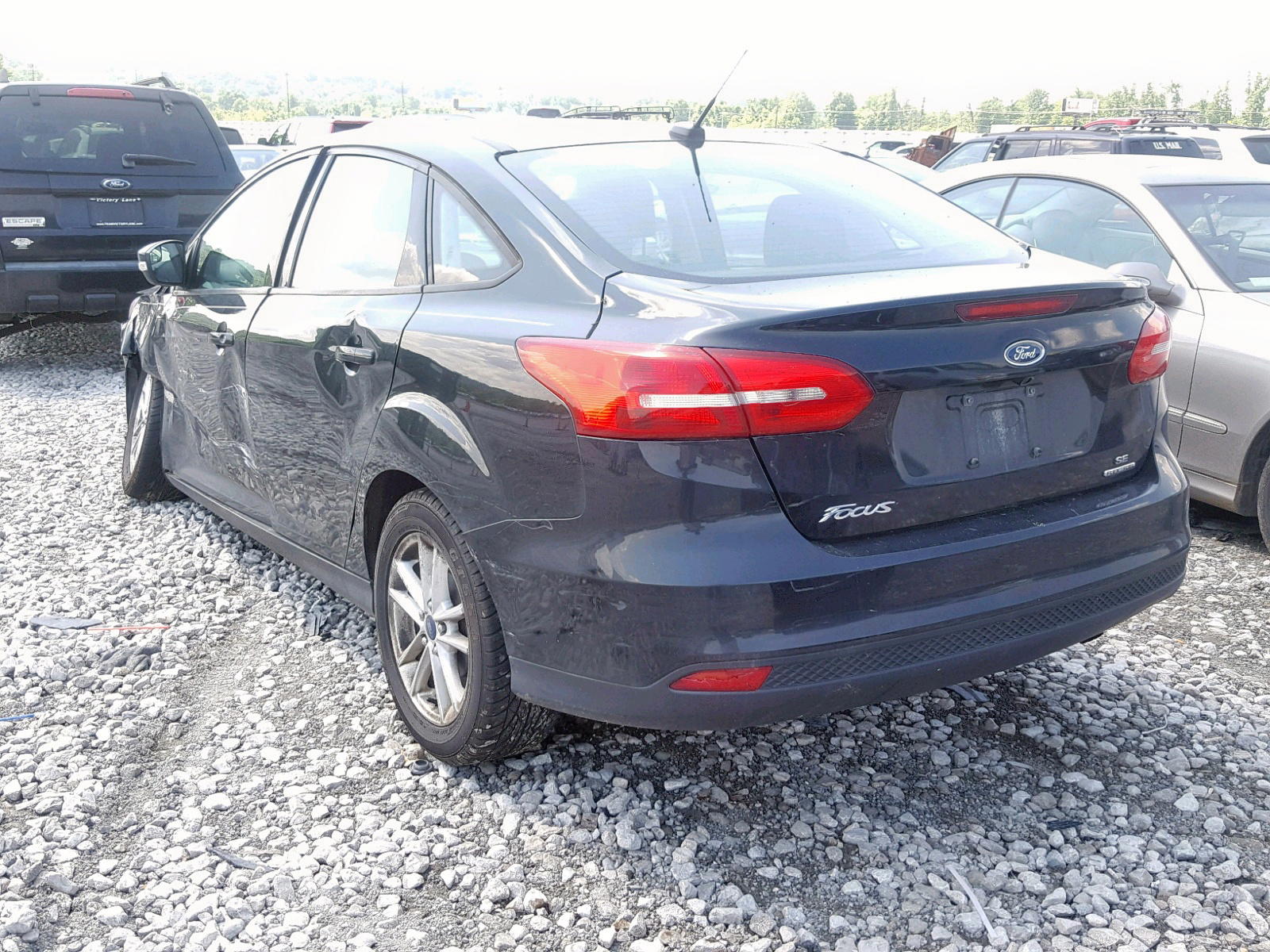 Photo 3 from auction – 2015 FORD FOCUS SE with VIN 1FADP3F26FL335767