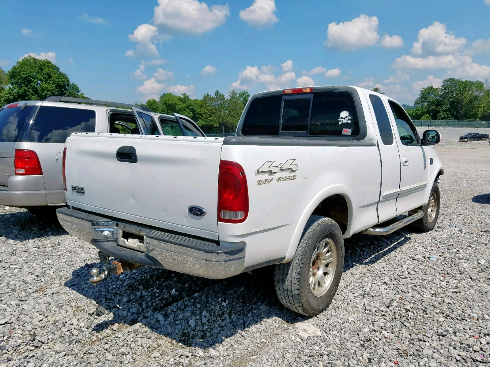 Photo 4 from auction – 1999 FORD F150 with VIN 1FTRX18L6XNB89466
