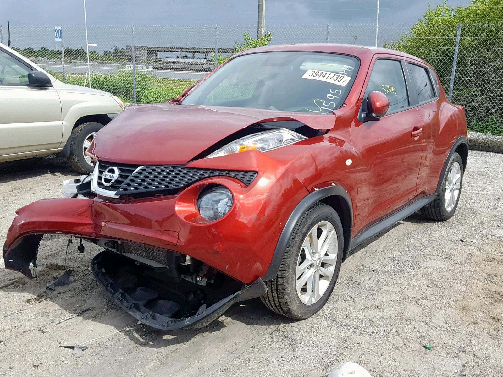 Photo 2 from auction – 2014 NISSAN JUKE S with VIN JN8AF5MR3ET361595