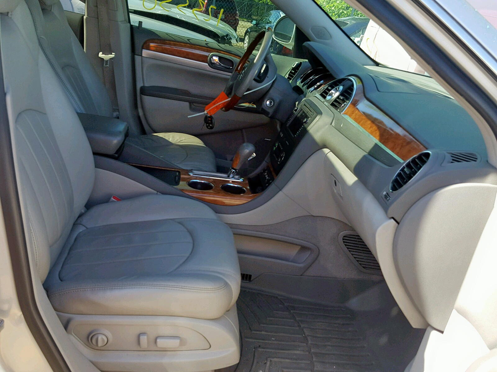 Photo 5 from auction – 2010 BUICK ENCLAVE CX with VIN 5GALVCED3AJ119752